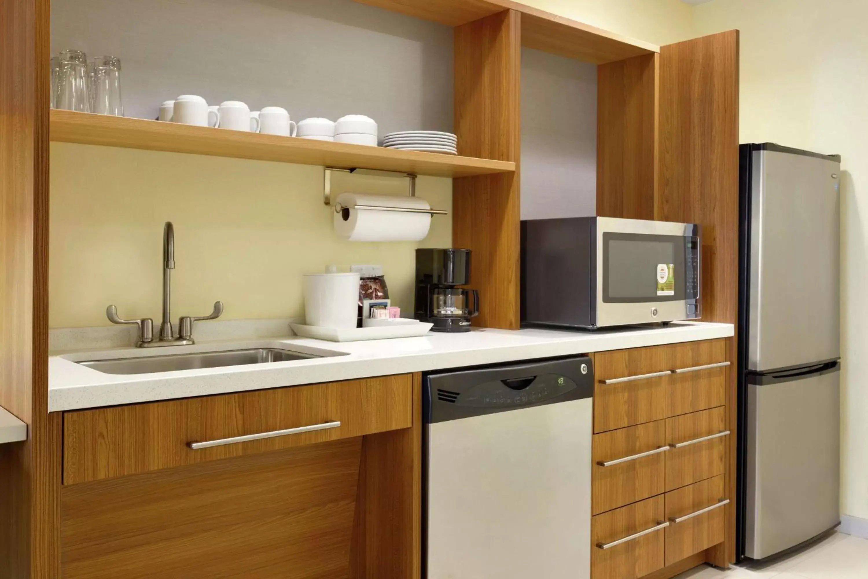 Kitchen or kitchenette, Kitchen/Kitchenette in Home2 Suites By Hilton York