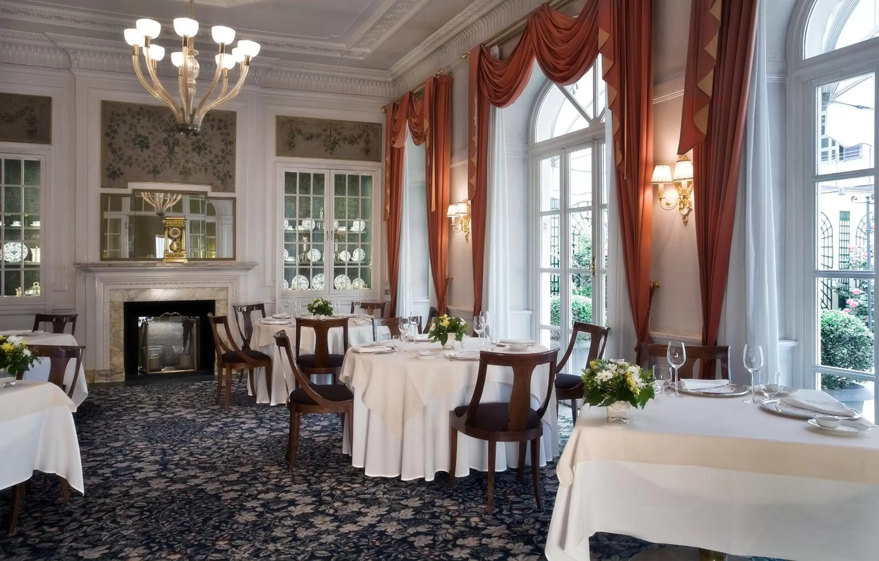 Restaurant/places to eat, Banquet Facilities in Grand Hotel Sitea