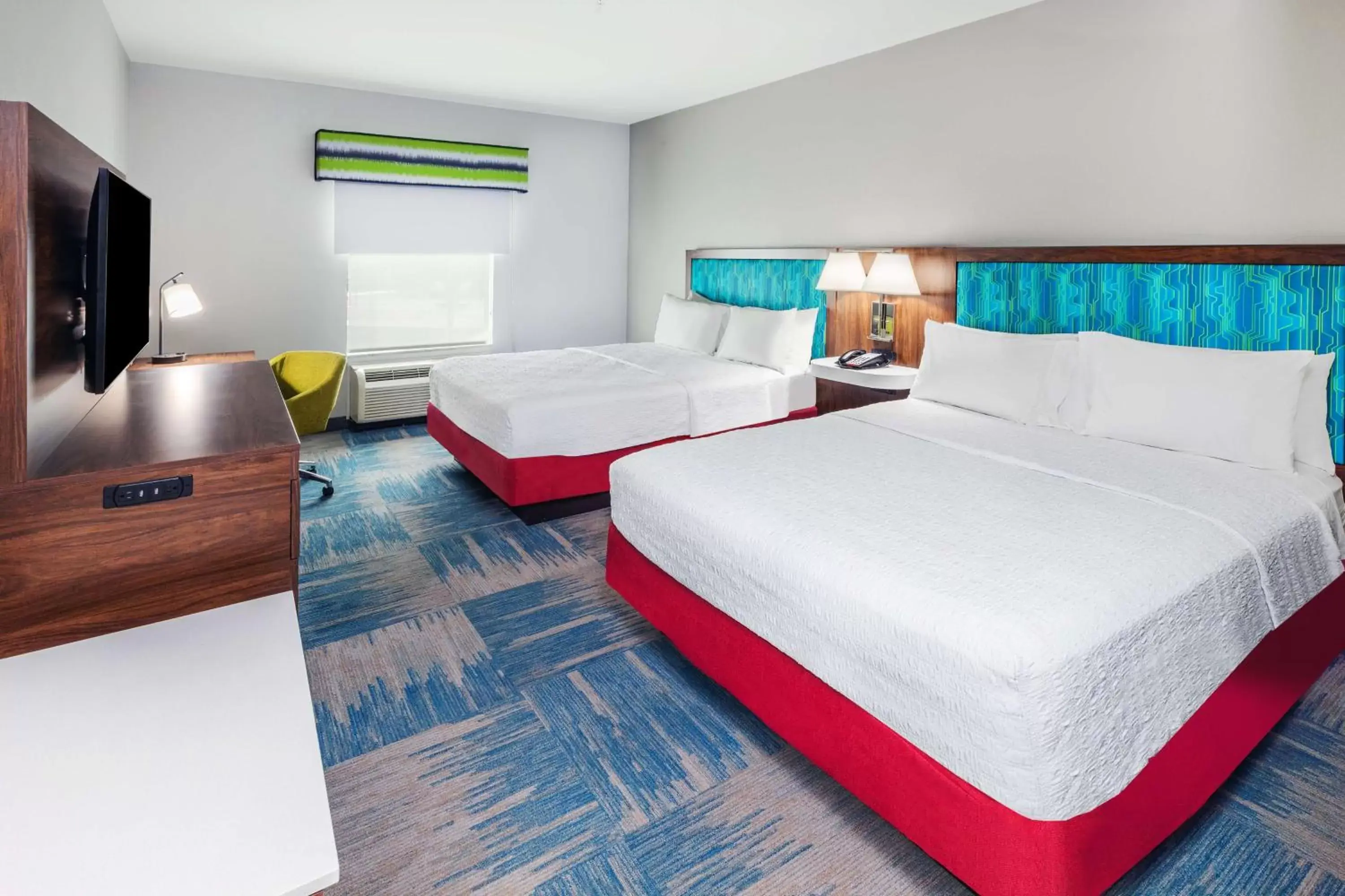 Bed in Hampton Inn and Suites Houston Central
