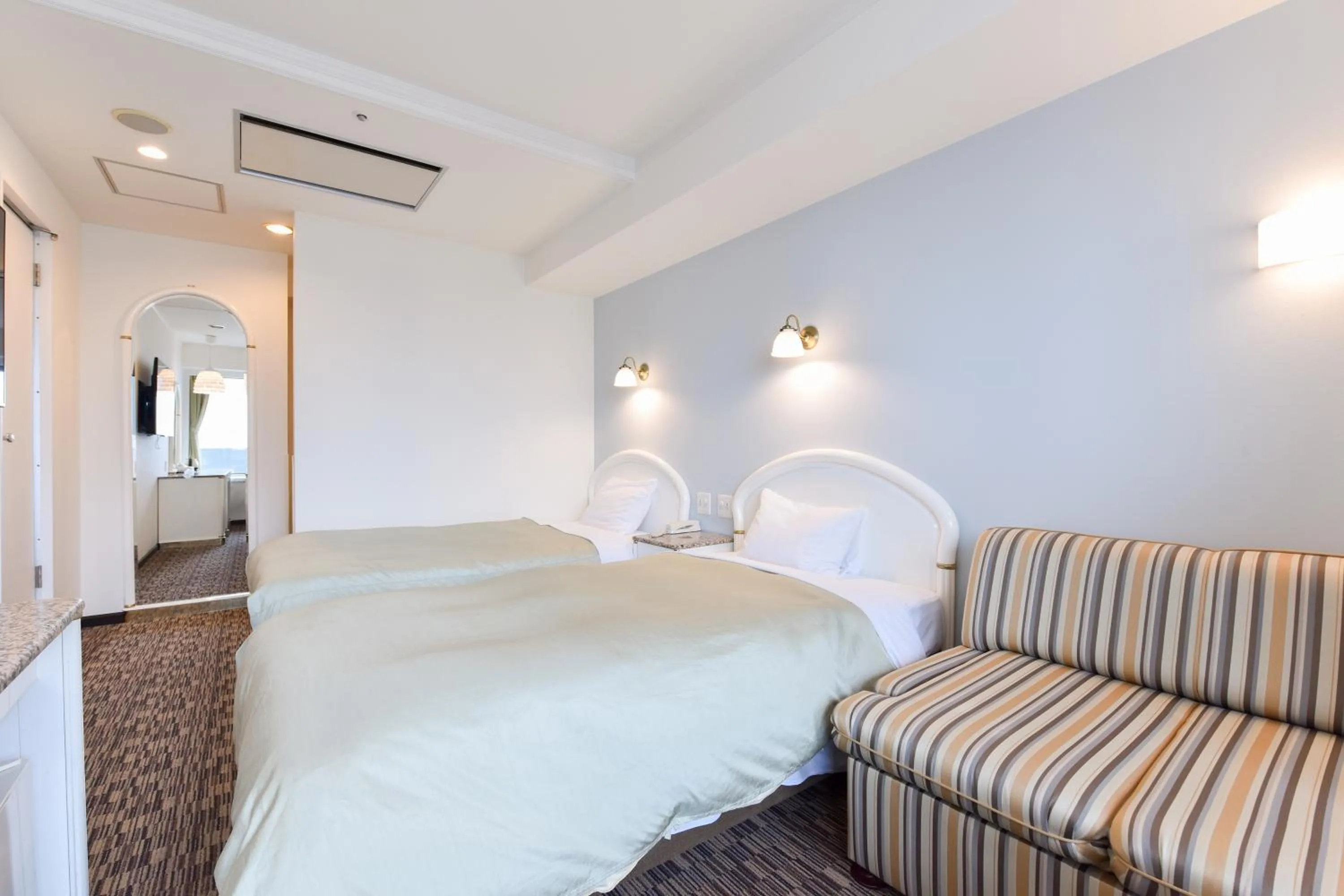 Photo of the whole room, Bed in Kobe Sannomiya Union Hotel