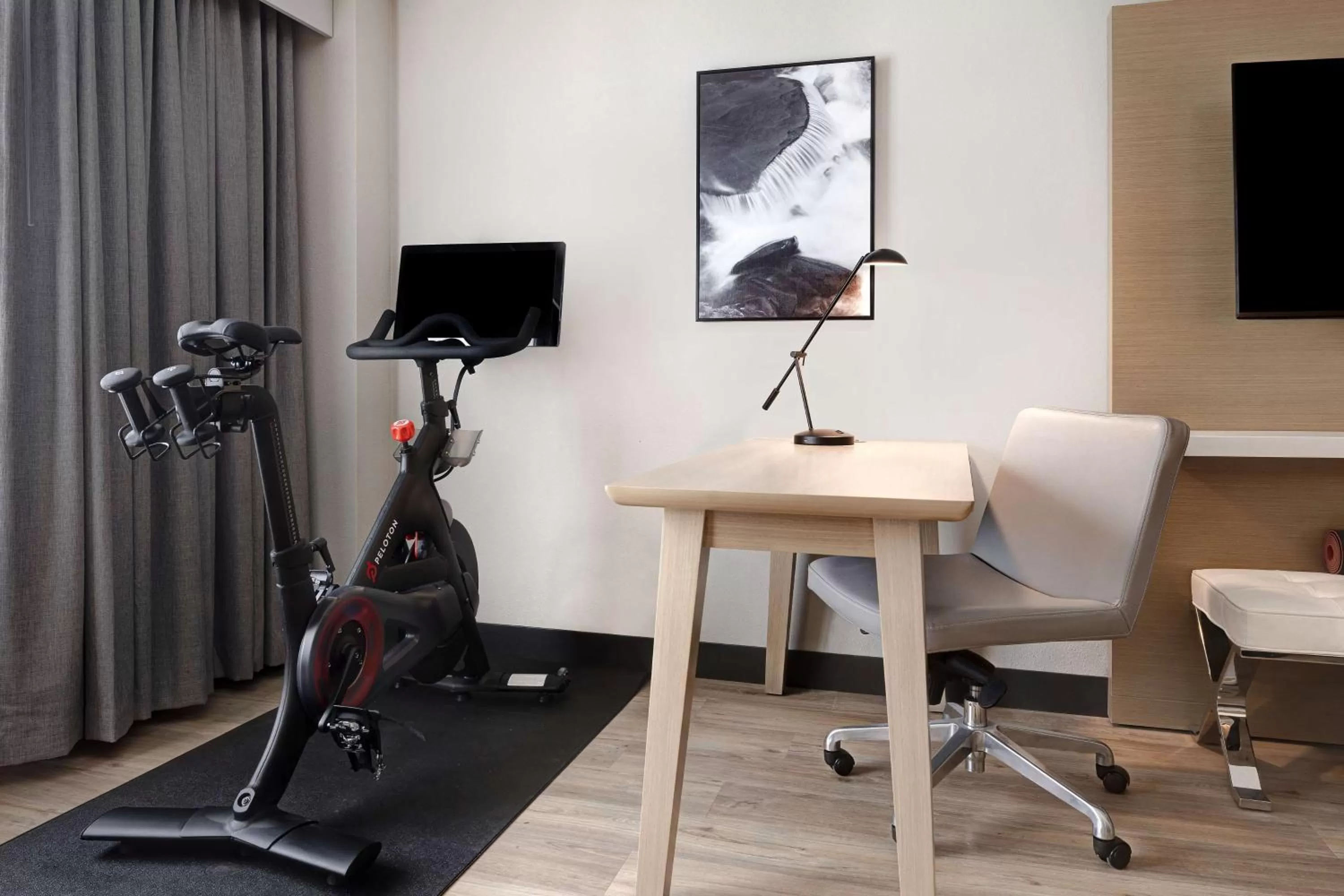 Bedroom in DoubleTree by Hilton Davenport