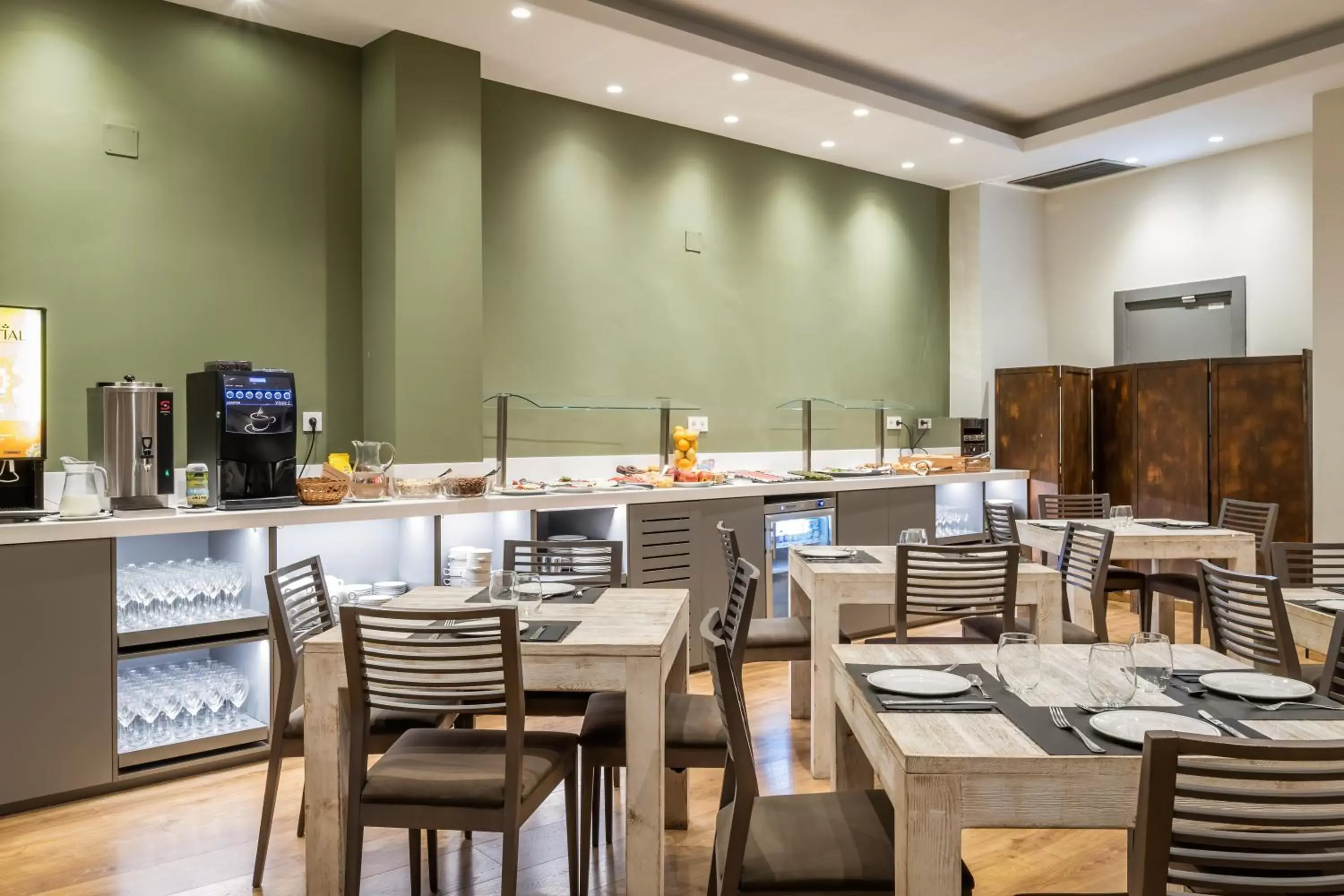 Breakfast, Restaurant/Places to Eat in Hotel Don Jaime 54