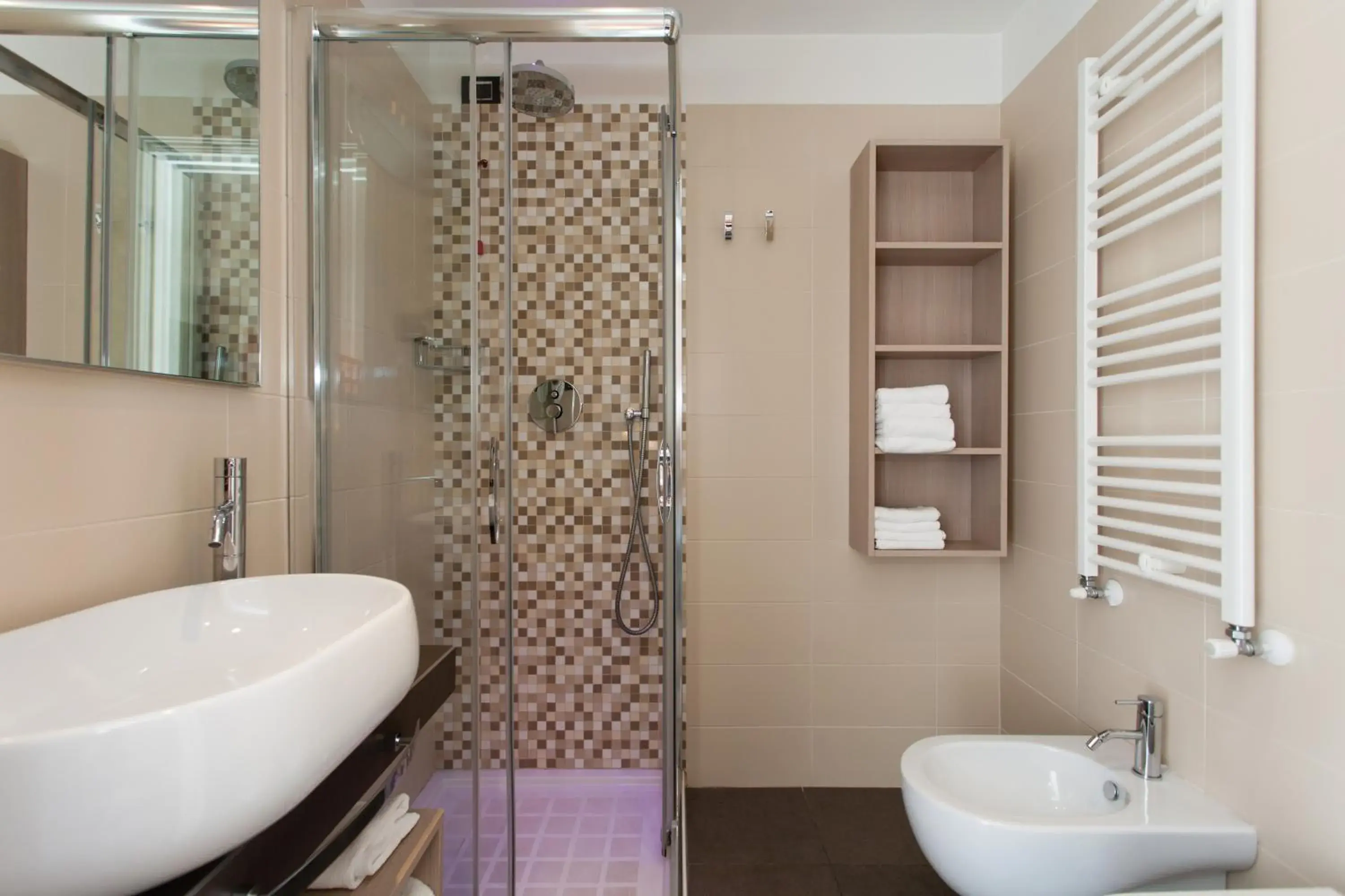 Shower, Bathroom in Hotel Adlon
