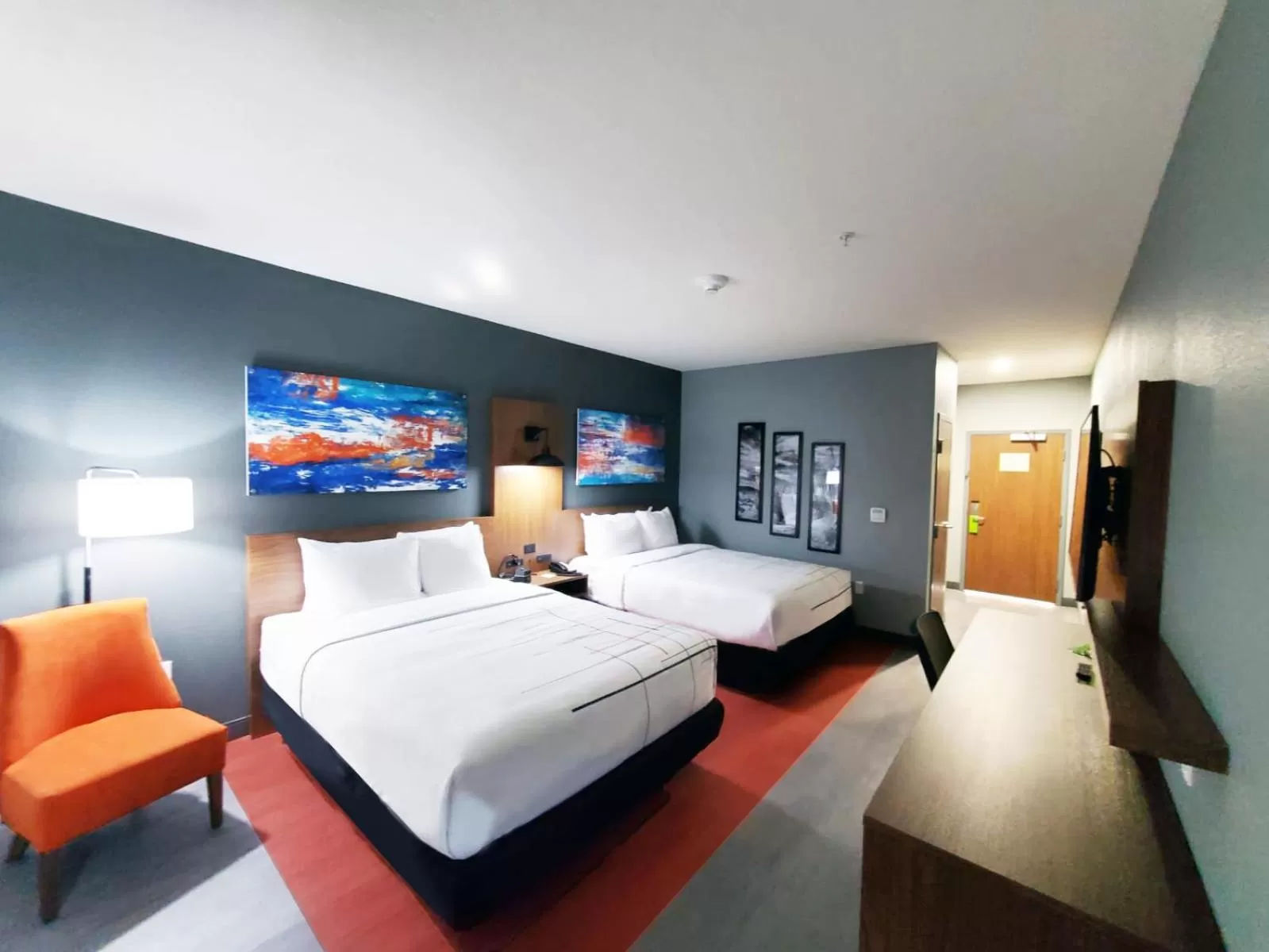 Bed in La Quinta Inn & Suites by Wyndham Fort Stockton Northeast