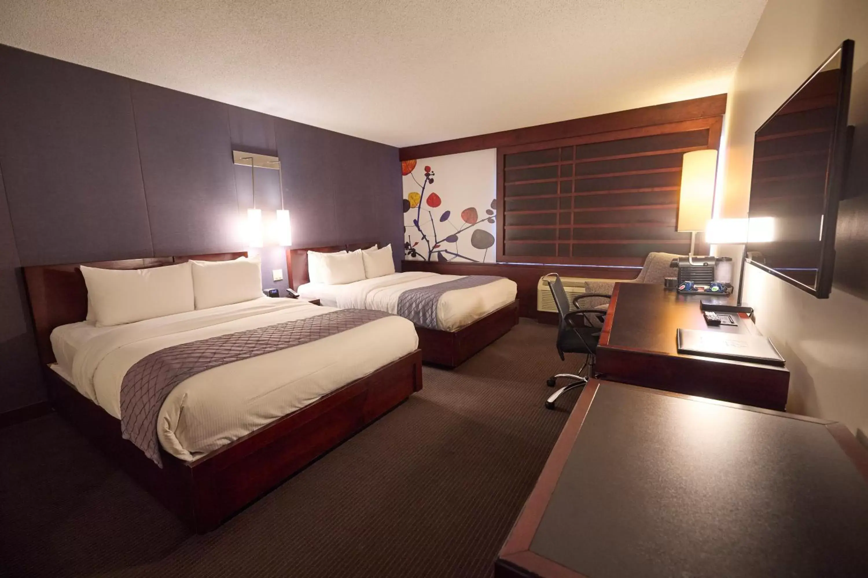 Bedroom, Bed in Hotel Ruby Foo's