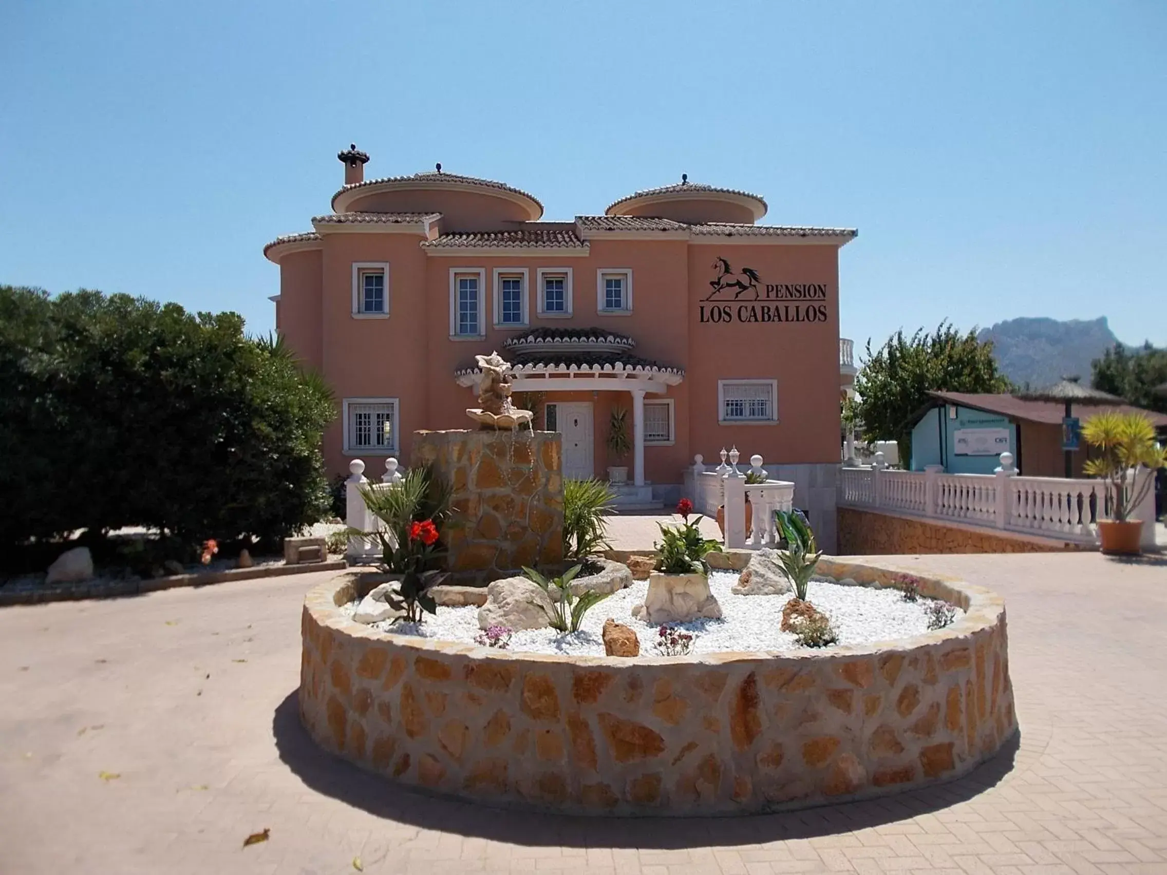 Property Building in Pensión Los Caballos