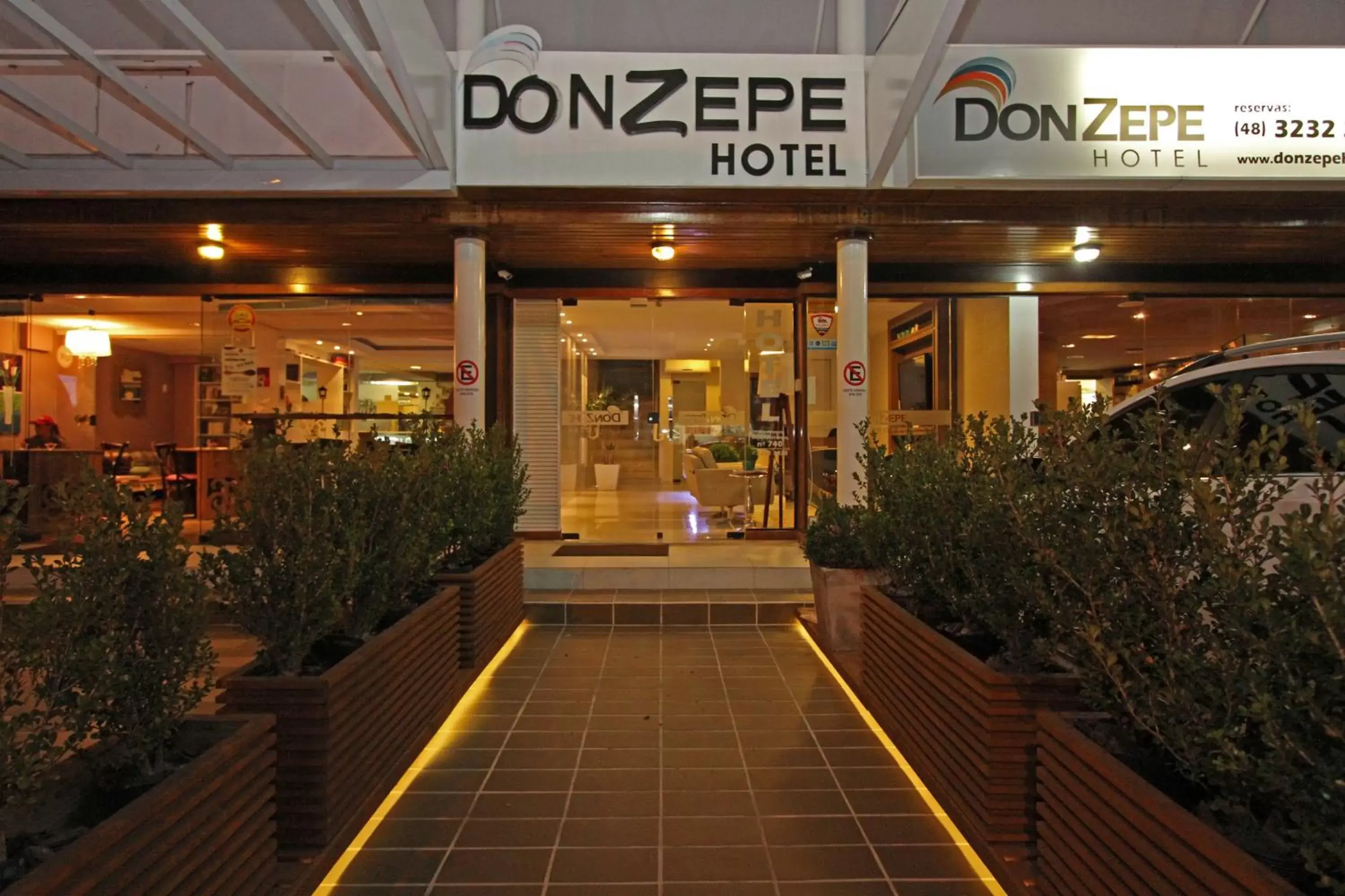 Facade/entrance in Hotel Don Zepe