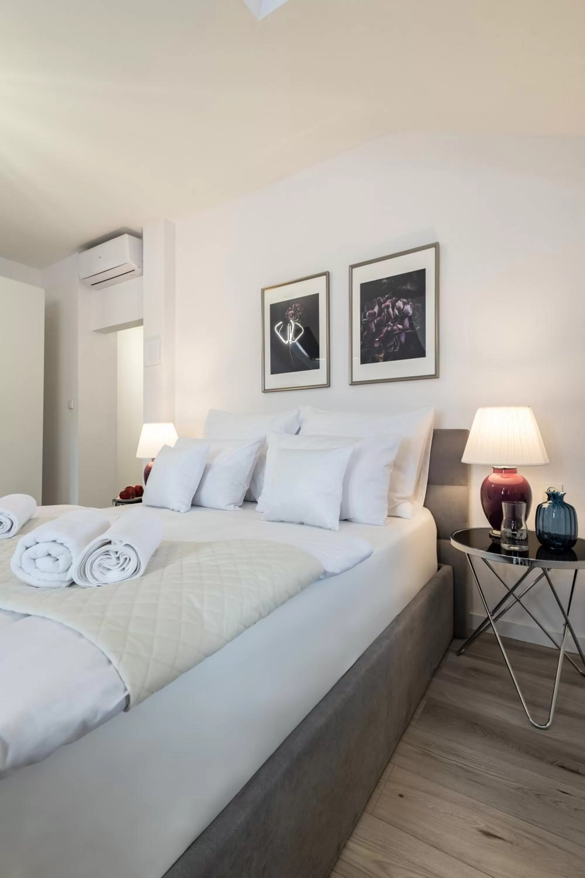 Bed in Hotel Sofia by The Railway Station Wroclaw