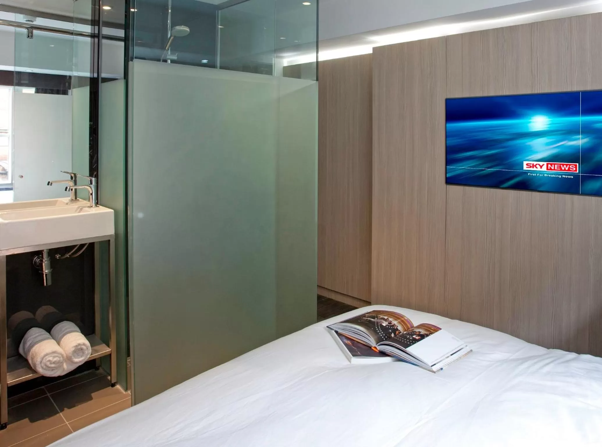 Decorative detail, Bed in The Z Hotel Soho