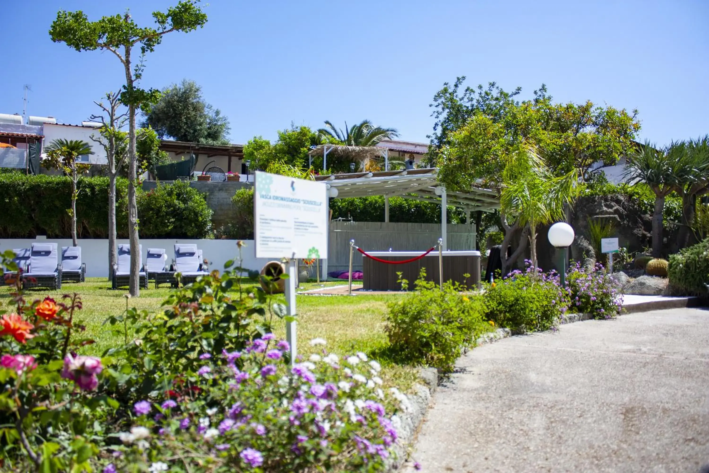 Garden, Property Building in Hotel Parco Delle Agavi