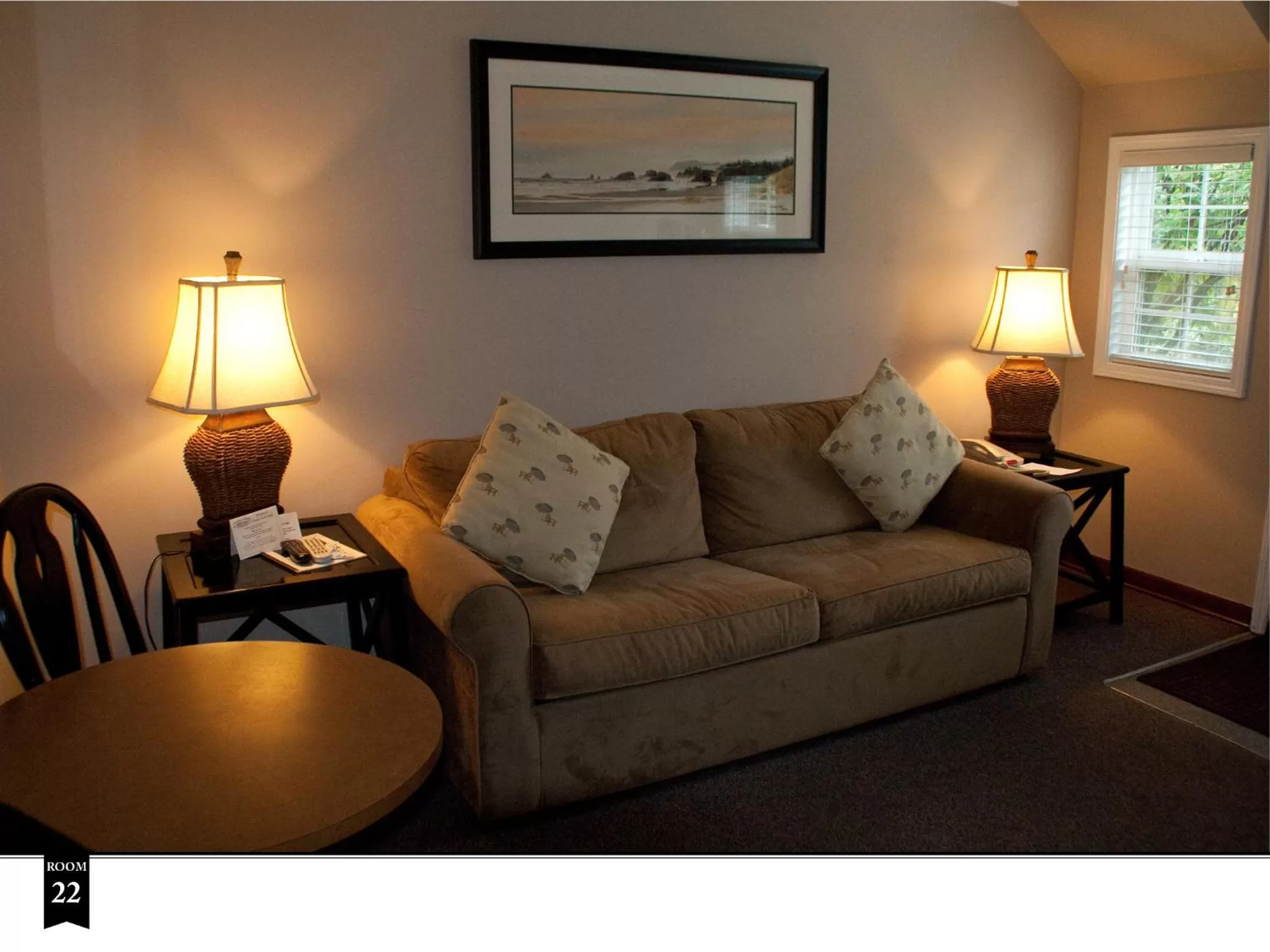 Living room in Ecola Creek Lodge