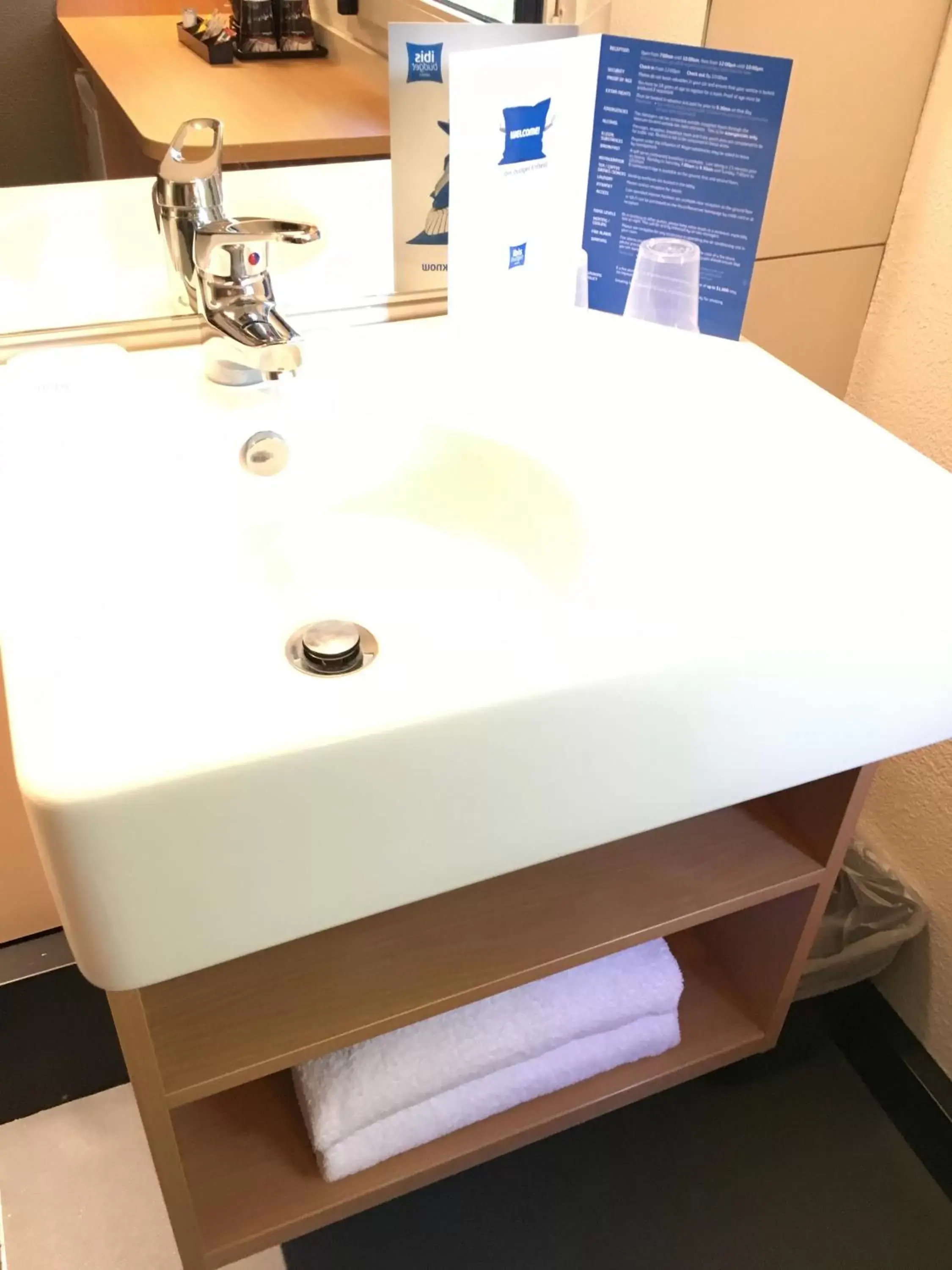Bathroom in ibis Budget - Enfield