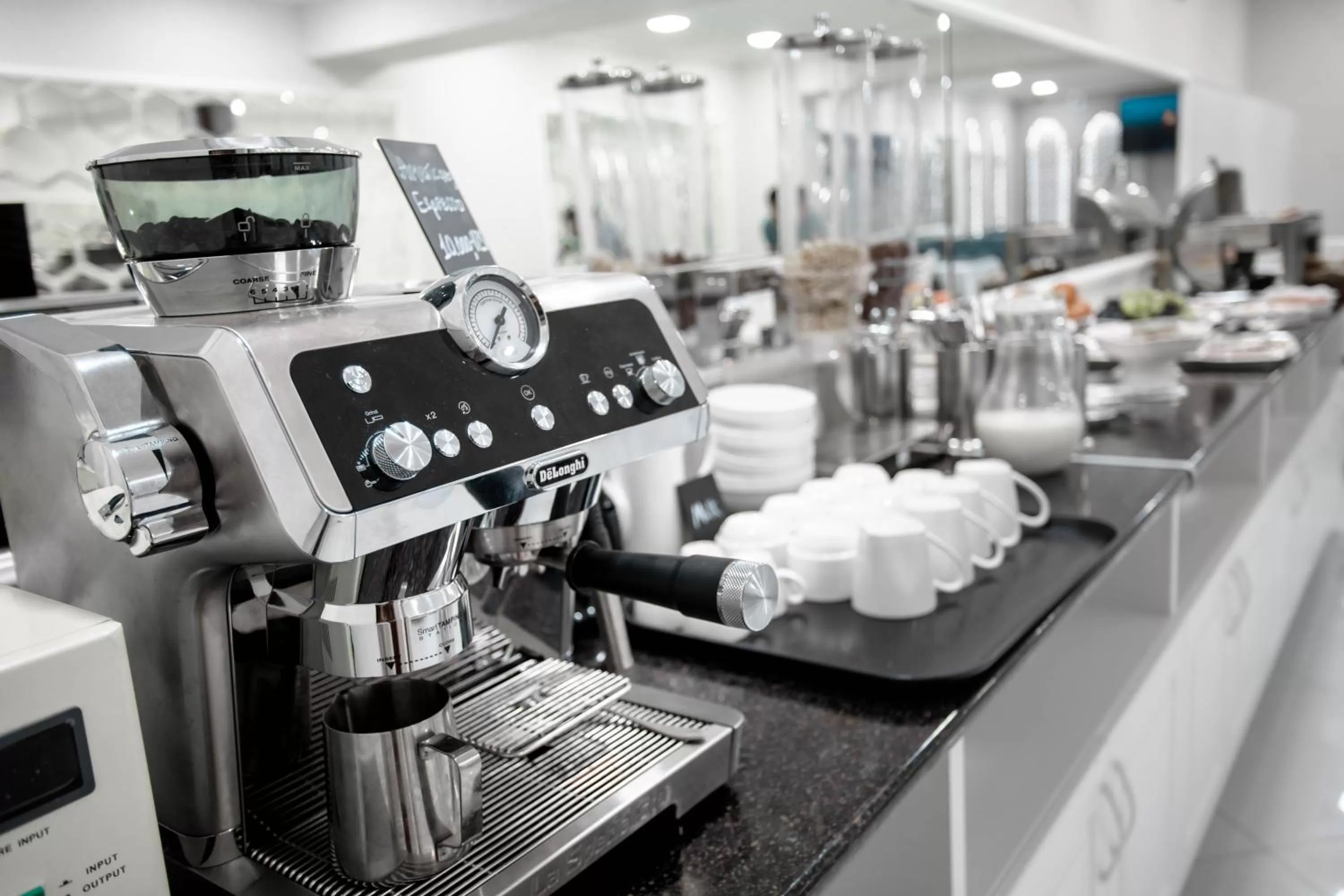 Coffee/tea facilities in Registon Saroy Hotel