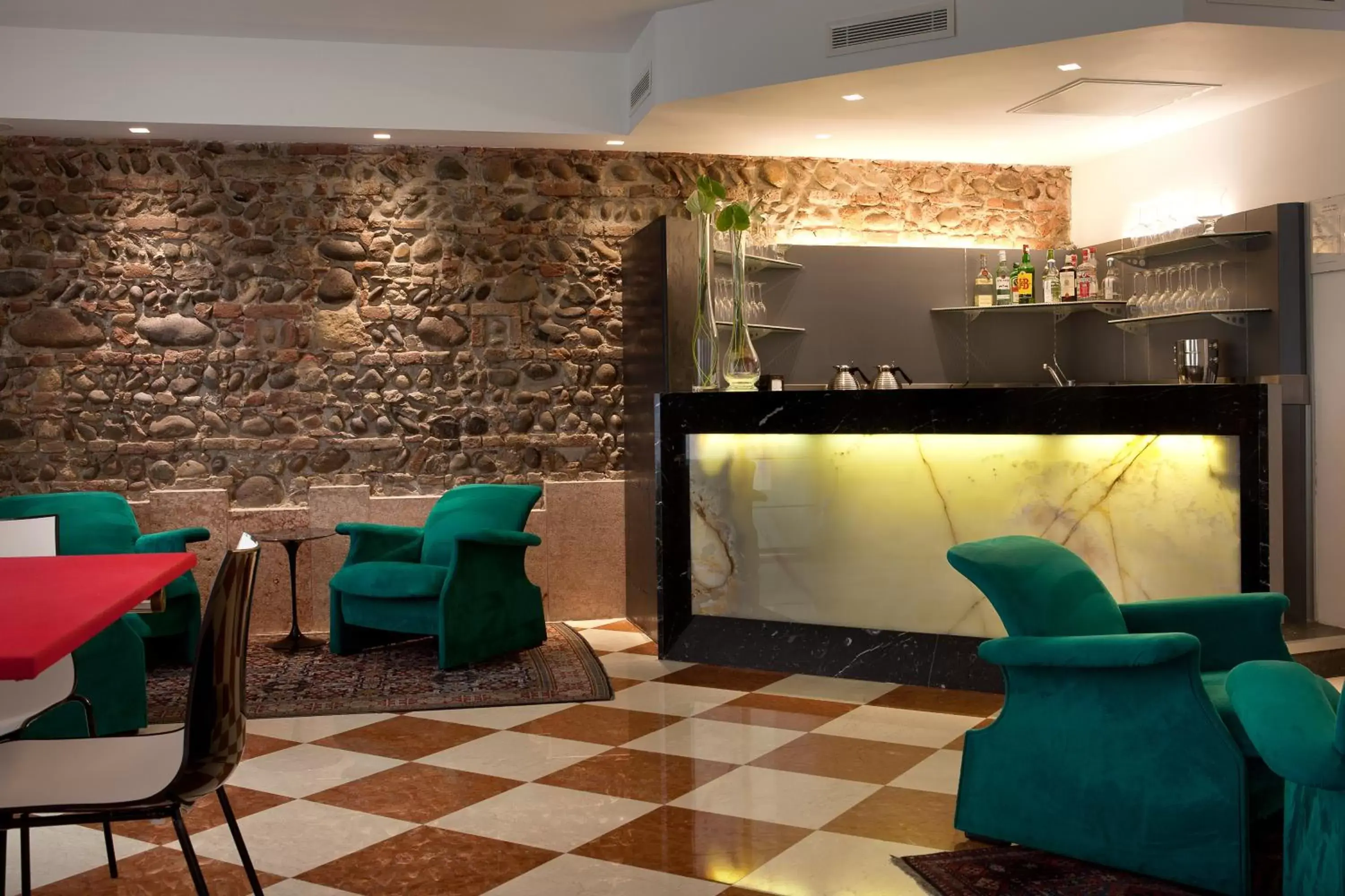 Lounge or bar, Lobby/Reception in Best Western Plus Hotel De Capuleti