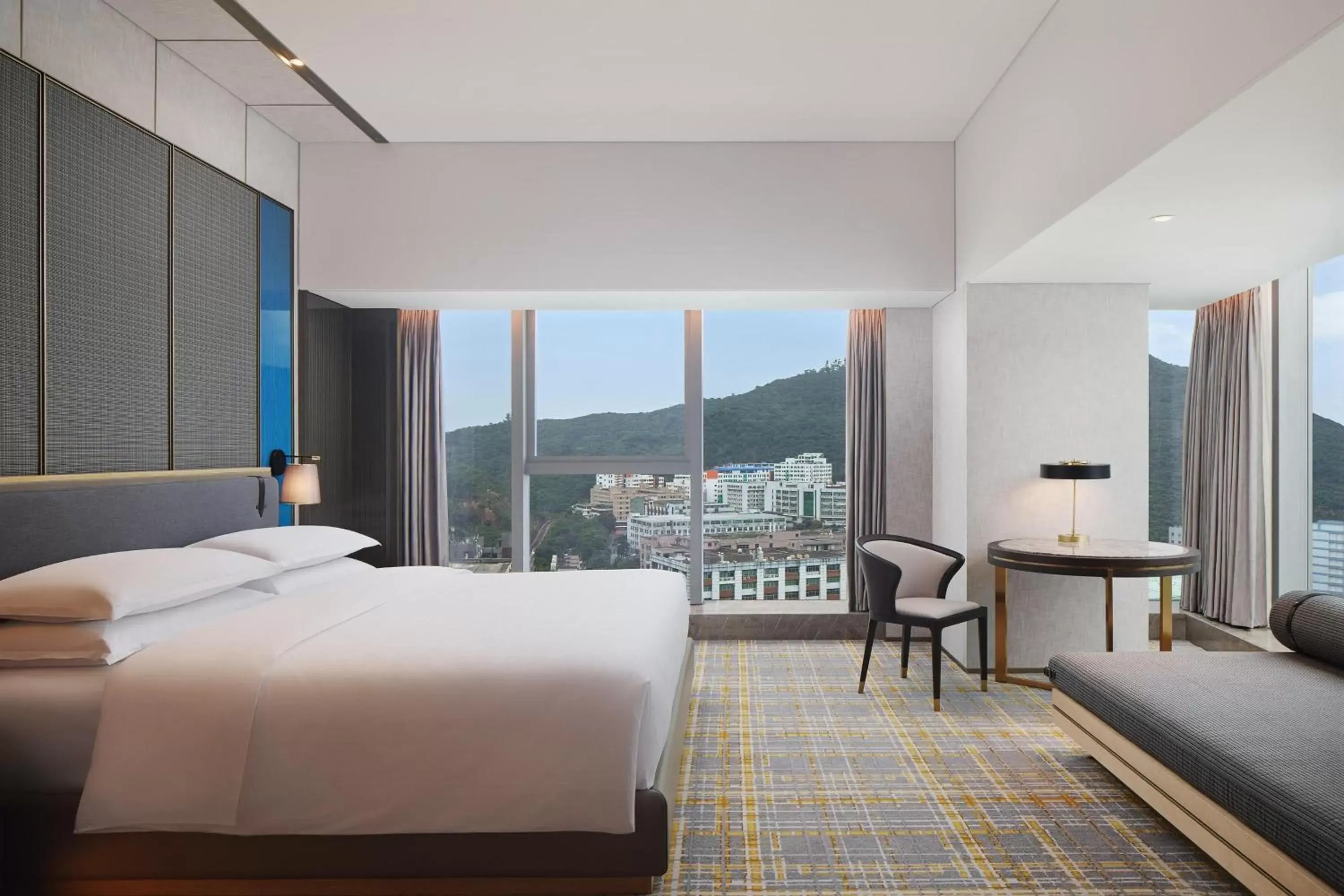 Panoramic King Room in Sheraton Shenzhen Nanshan Panoramic King Room in Sheraton Shenzhen Nanshan
