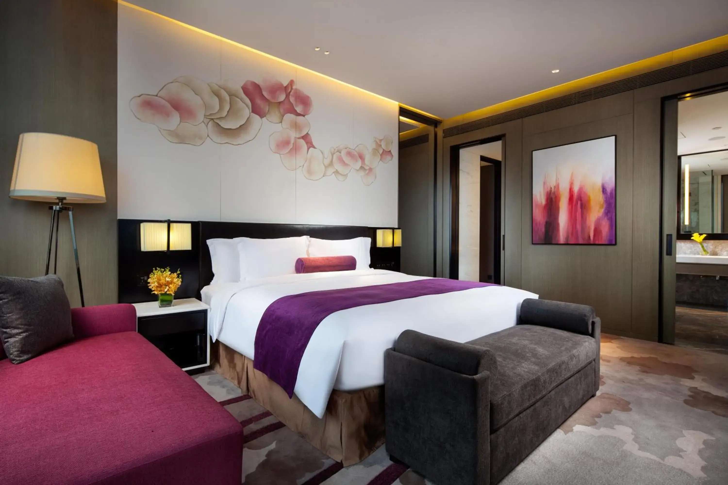 Photo of the whole room, Bed in Crowne Plaza Kunshan, an IHG Hotel