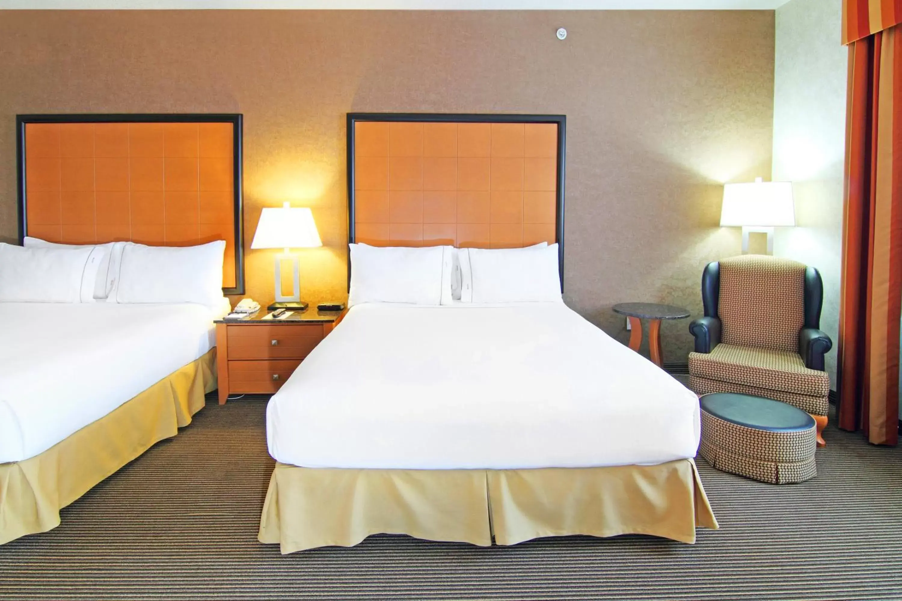 Photo of the whole room, Bed in Holiday Inn Express Calgary South, an IHG Hotel