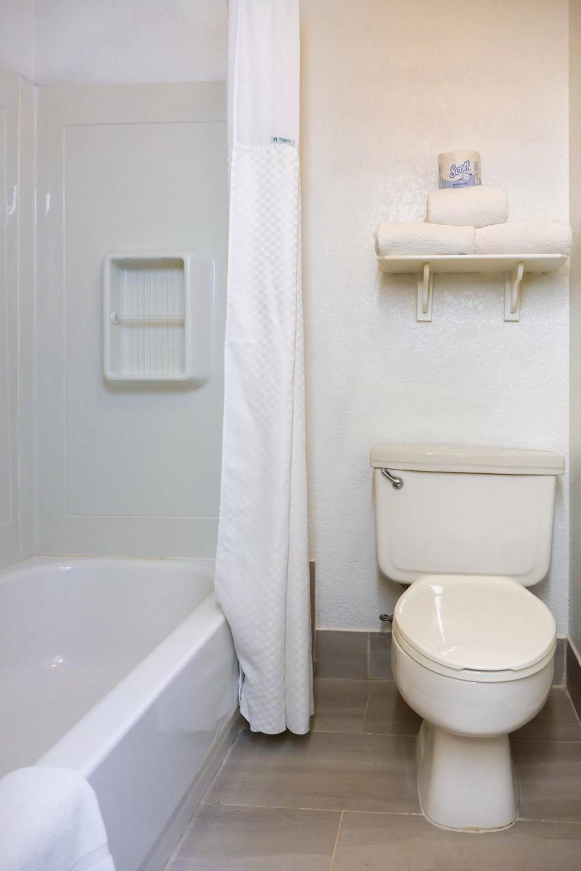 Bathroom in BAYMONT BY WYNDHAM