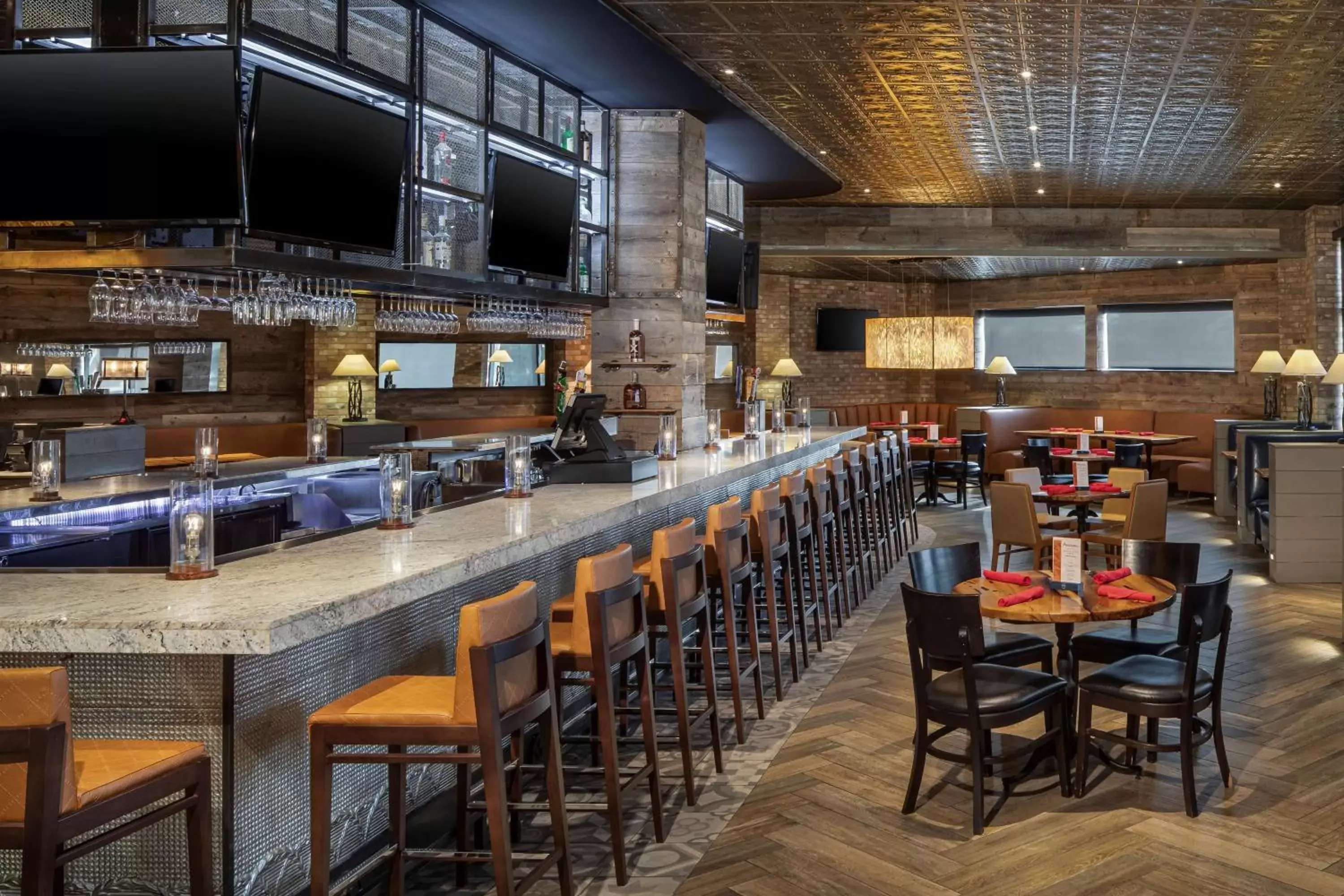 Lounge or bar, Restaurant/Places to Eat in Hilton Arlington