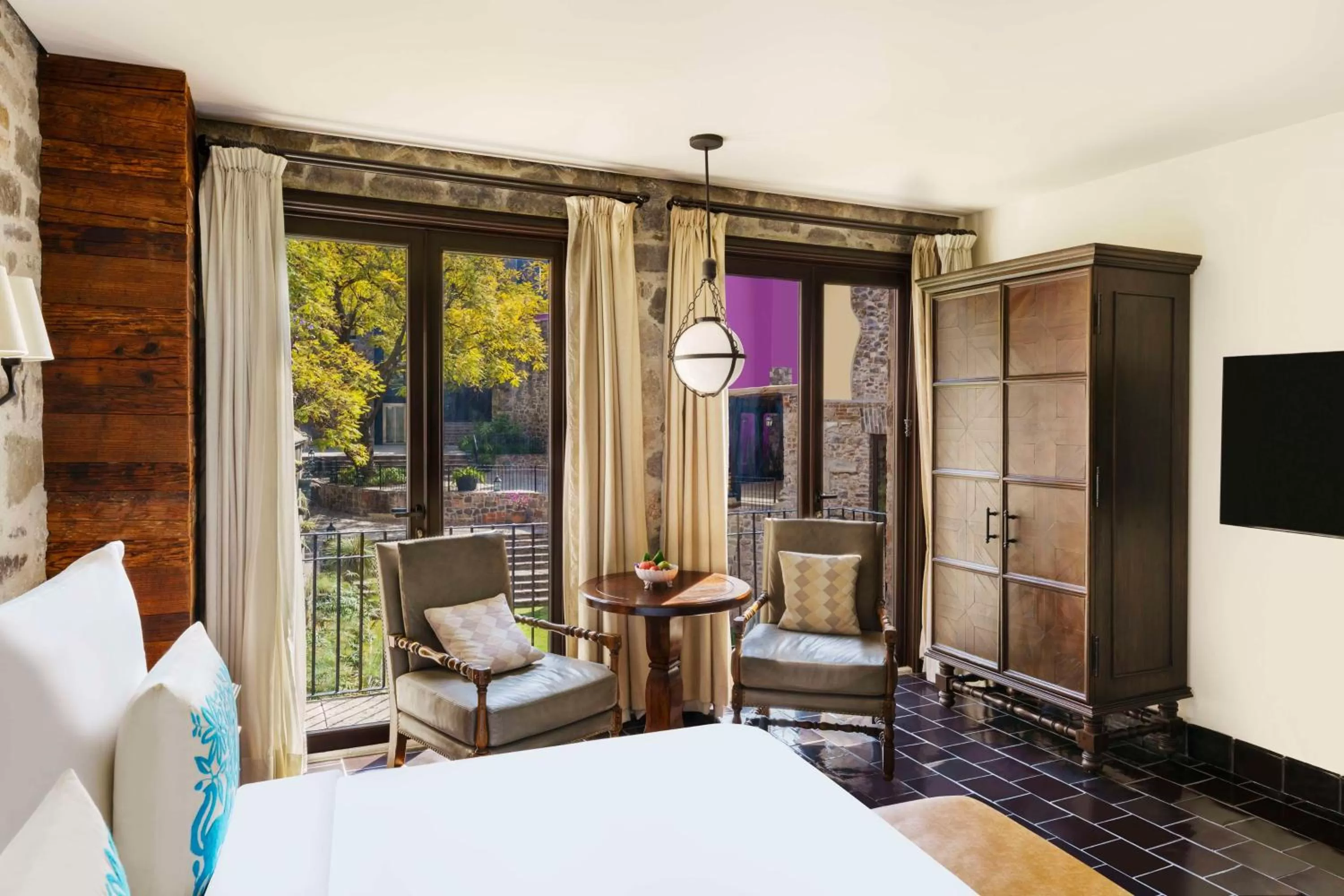 Seating area, Bed in Banyan Tree Puebla