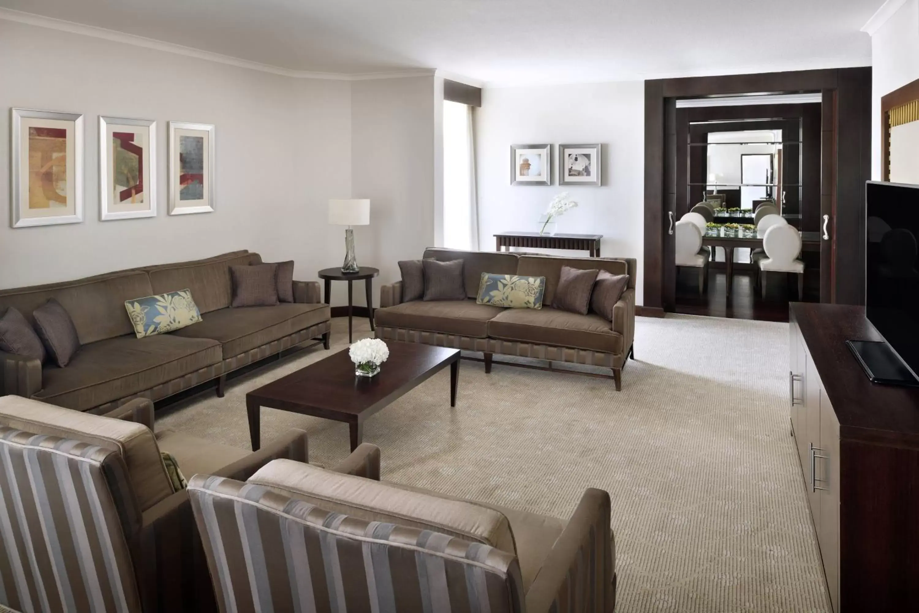 Living room, Seating Area in Riyadh Marriott Hotel