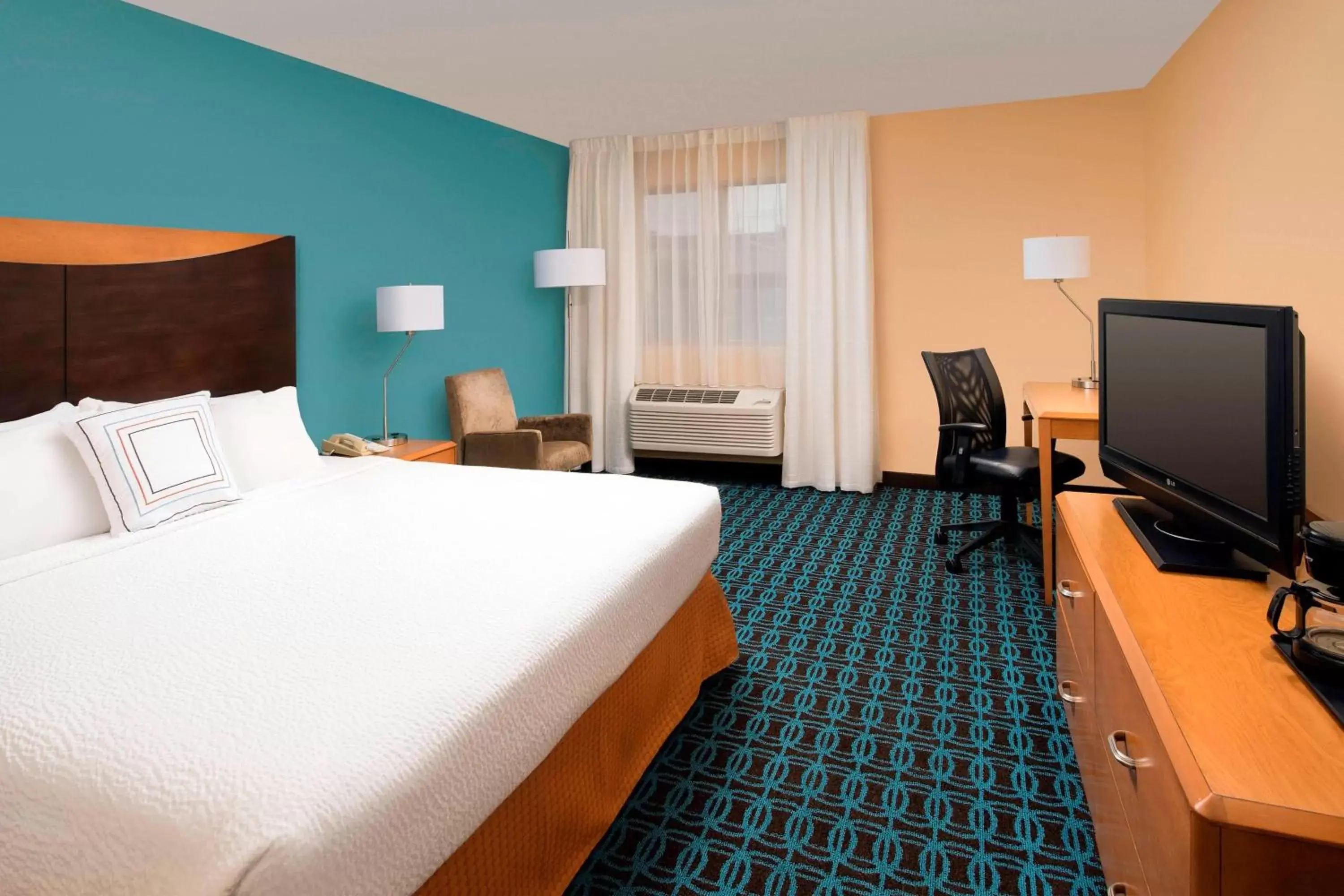Photo of the whole room, Bed in Fairfield Inn & Suites by Marriott Albuquerque Airport