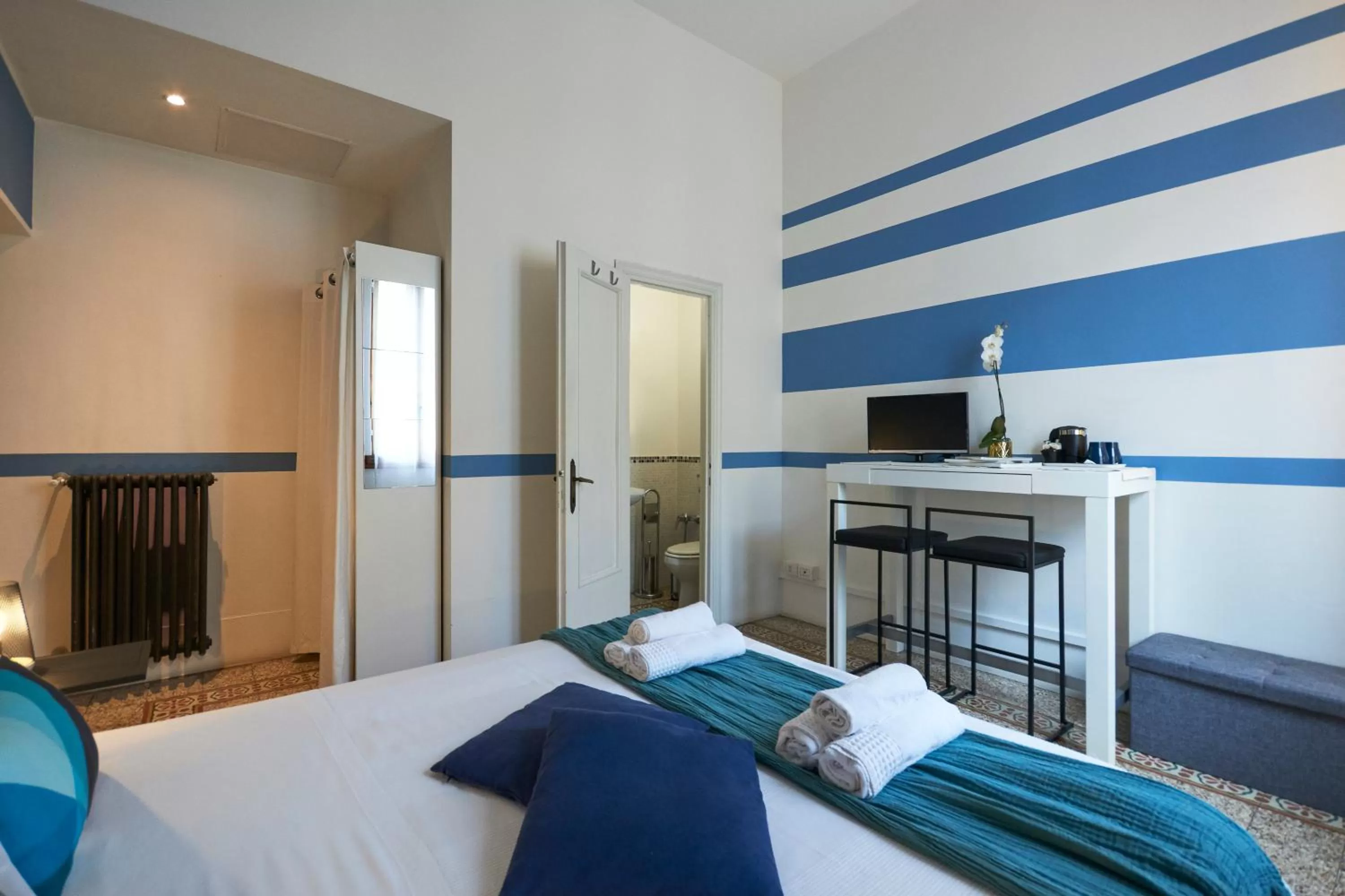 Bed in B&B In Centro