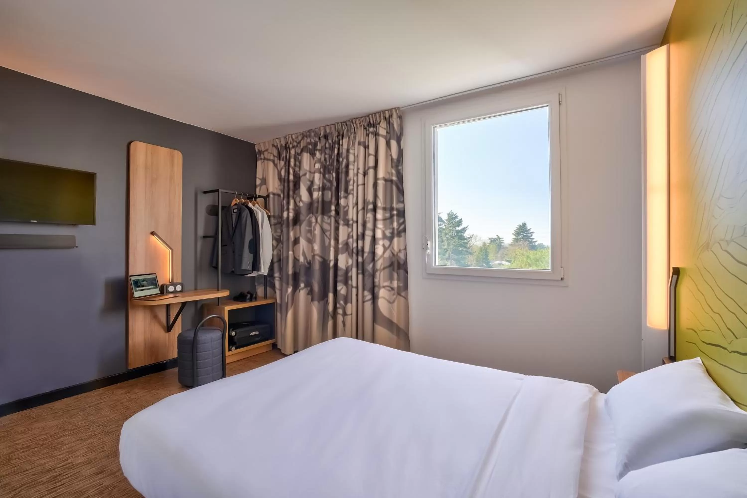 Facility for disabled guests, Bed in B&B HOTEL Paris Créteil