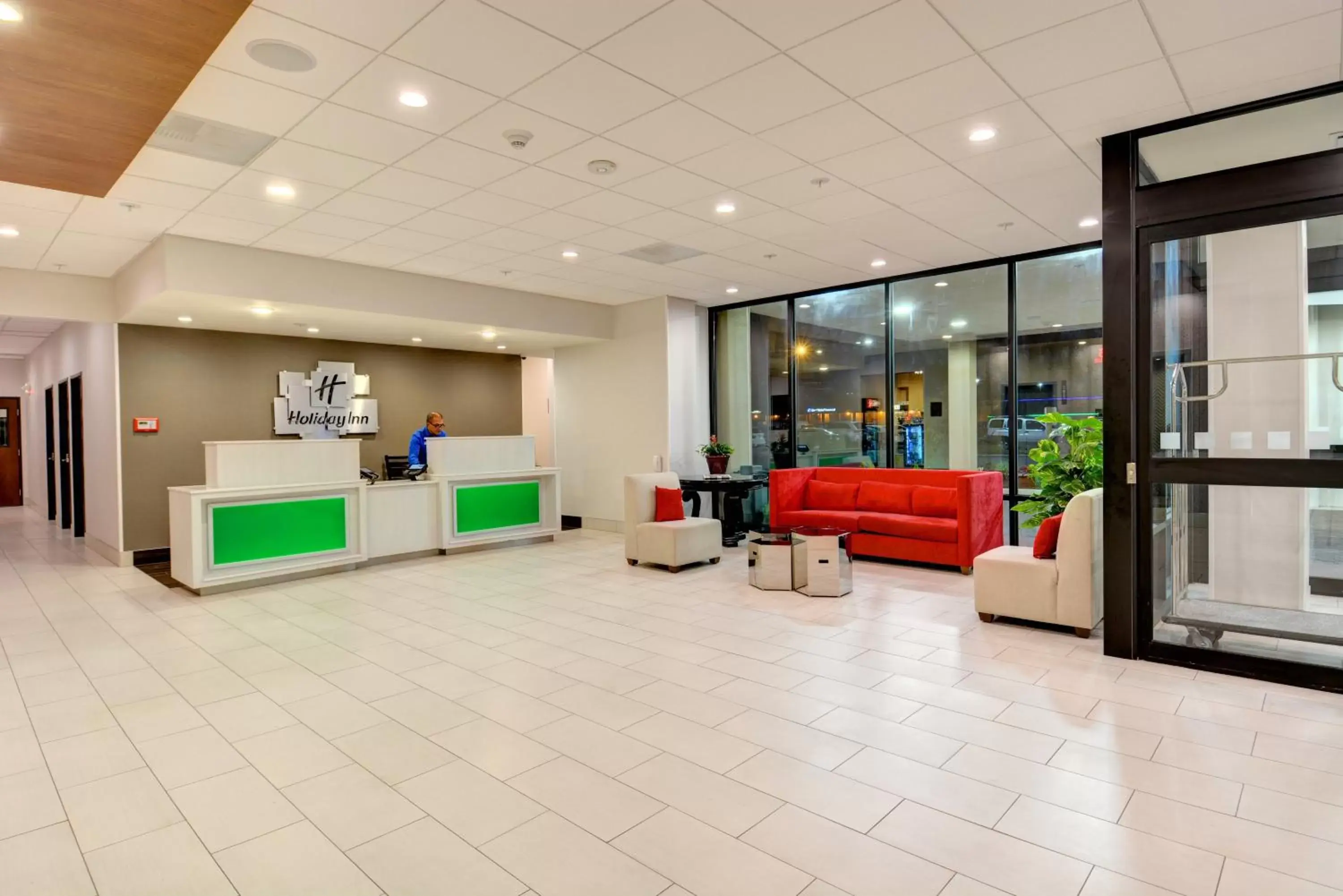 Property building, Lobby/Reception in Holiday Inn - Salem, an IHG Hotel