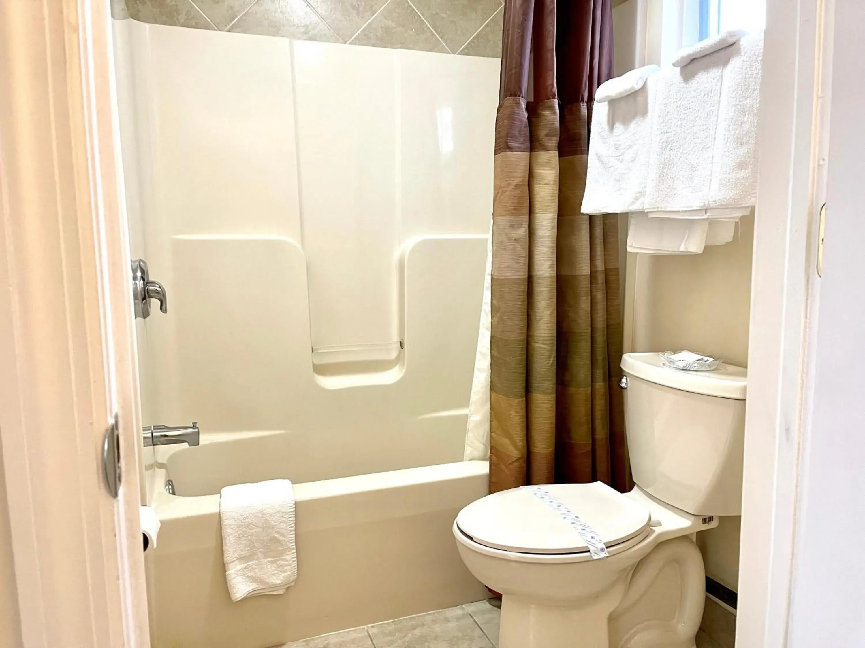 Bathroom in Passport Inn Somers Point - Somers Point