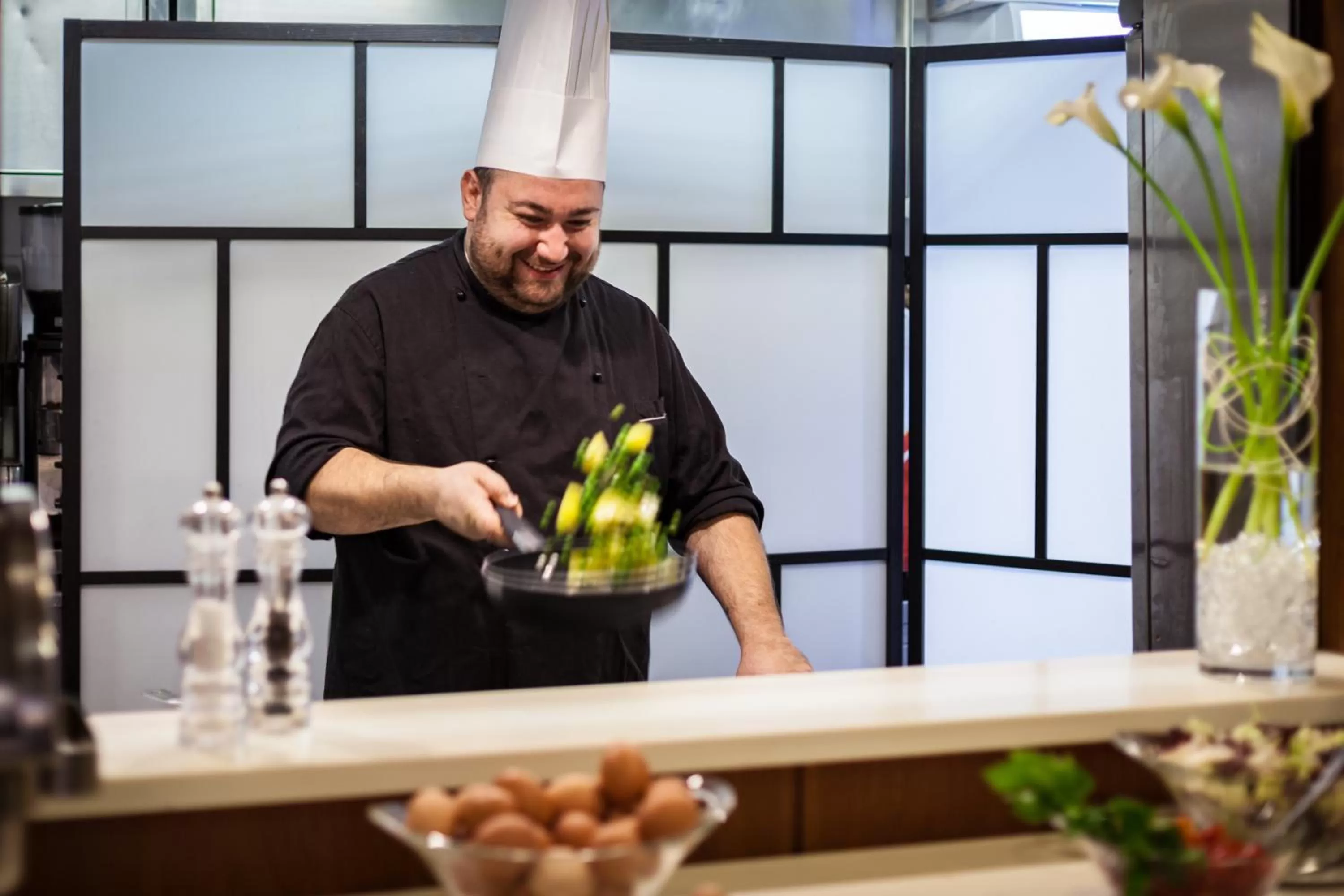 Restaurant/places to eat in Holiday Inn Milan Garibaldi Station by IHG