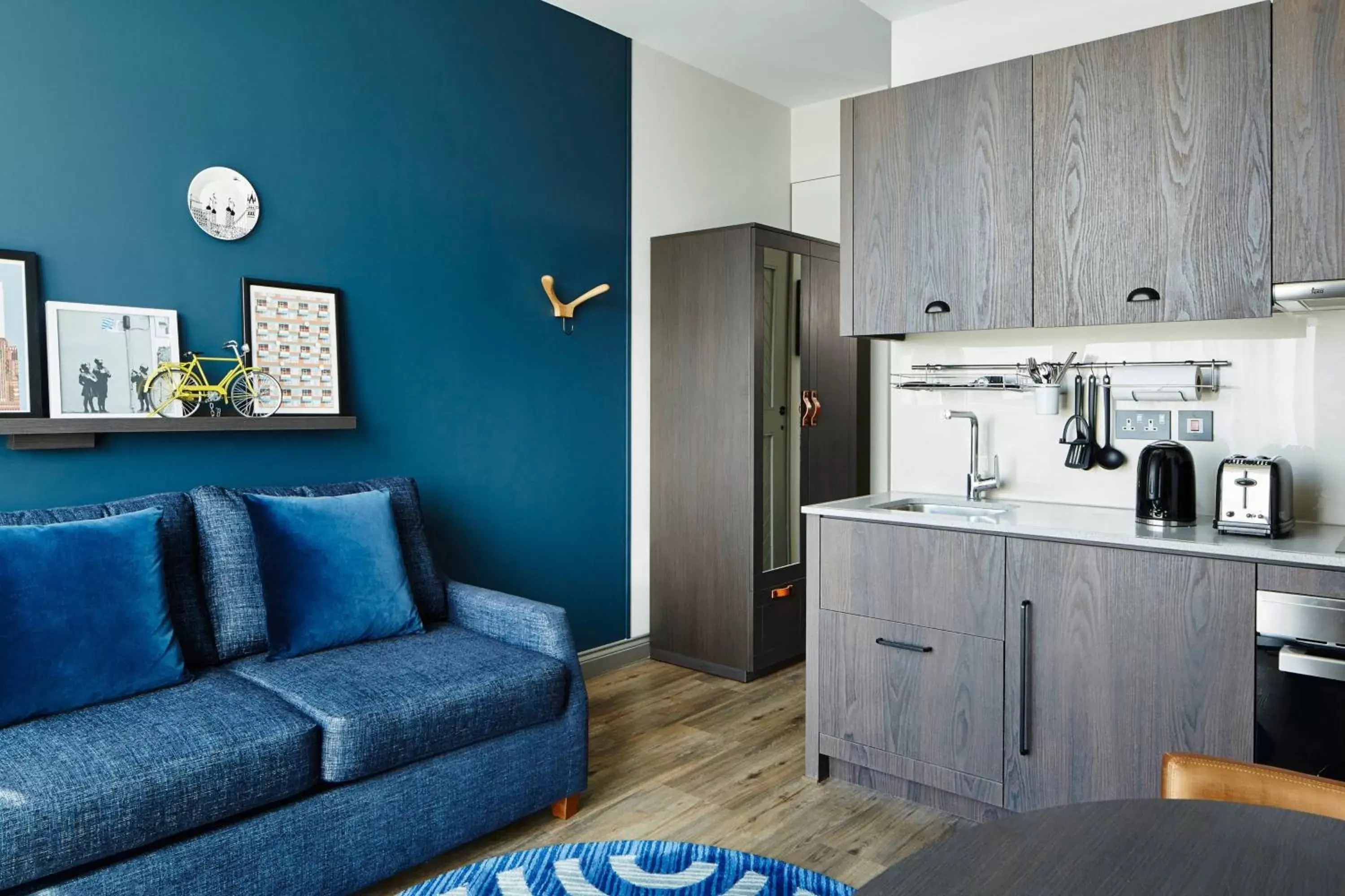 Bedroom, Kitchen/Kitchenette in Residence Inn by Marriott London Tower Bridge