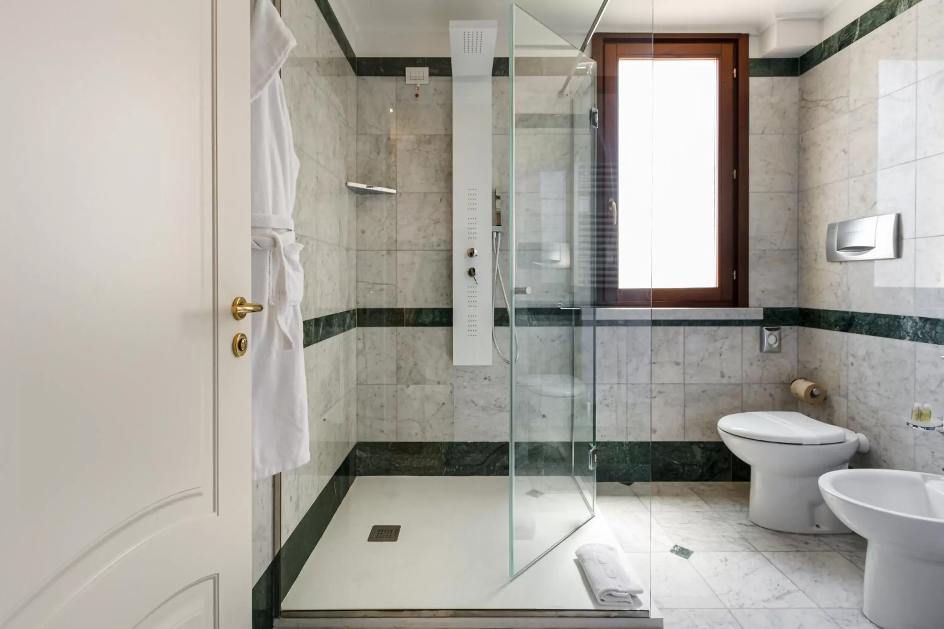 Bathroom in Seawater Hotel Bio & Beauty Spa Bathroom in Seawater Hotel Bio & Beauty Spa