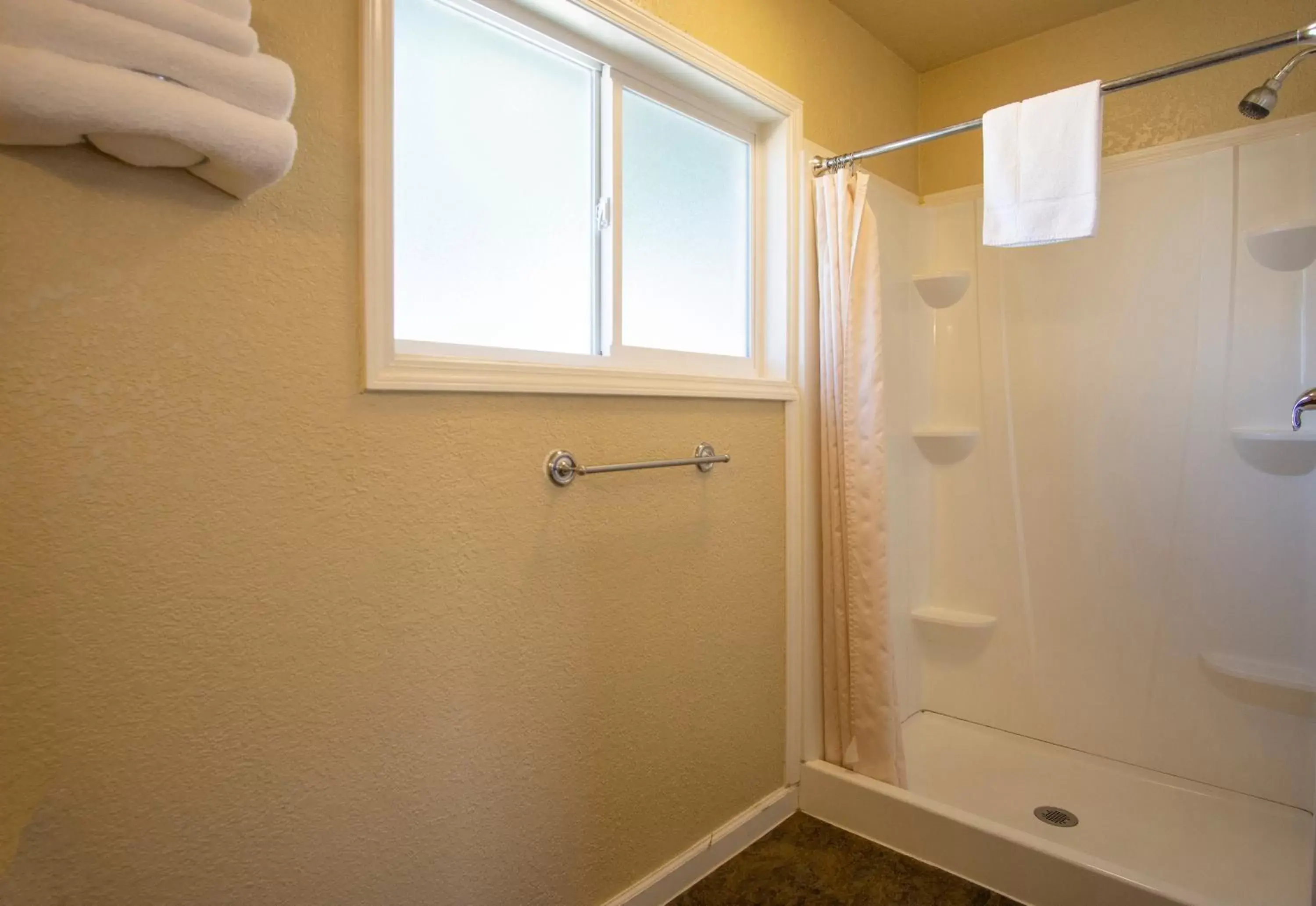 Shower, Bathroom in Charm Motel & Suites