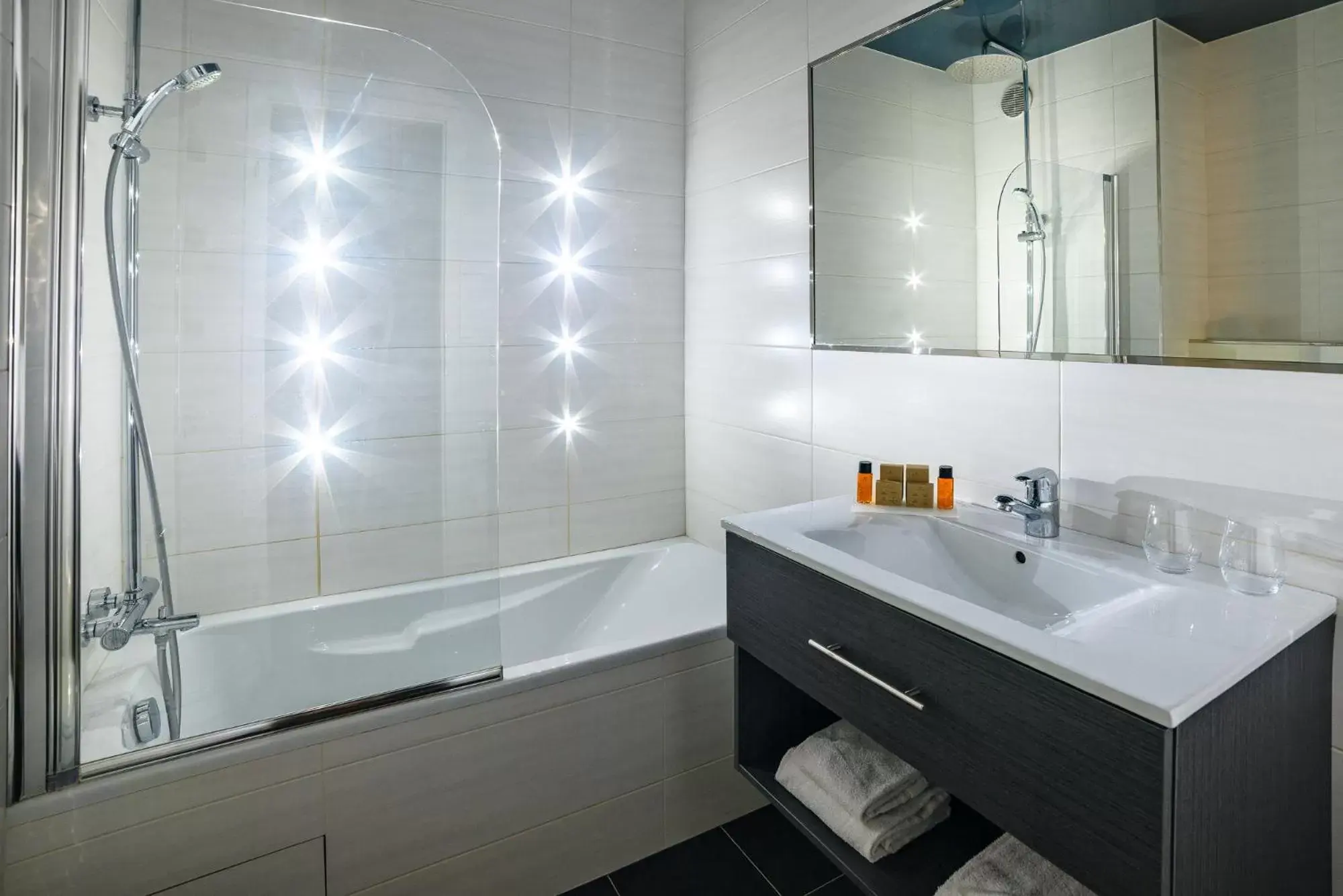 Bath, Bathroom in Hotel Residence Europe & Spa