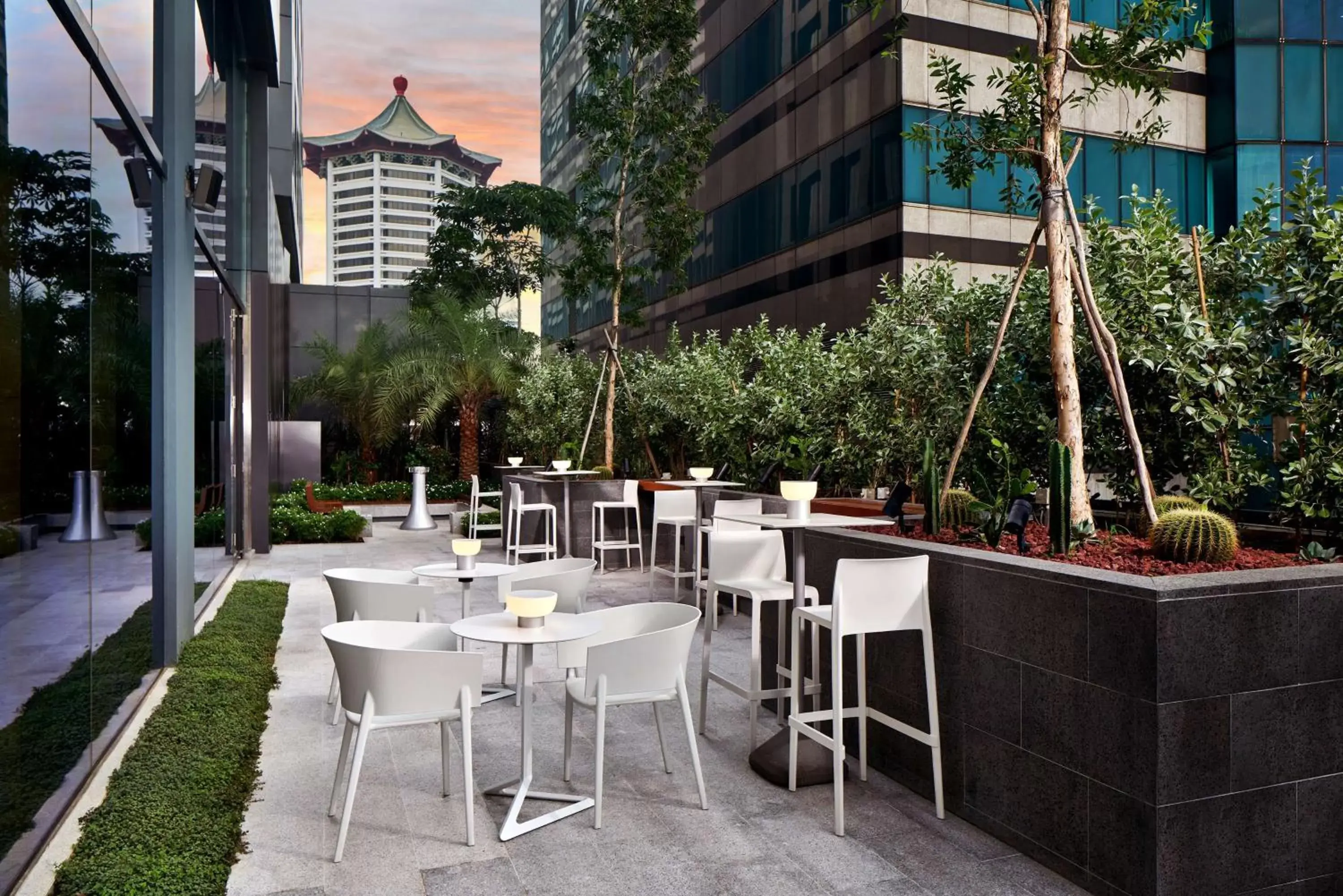 On site, Restaurant/Places to Eat in YOTEL Singapore Orchard Road