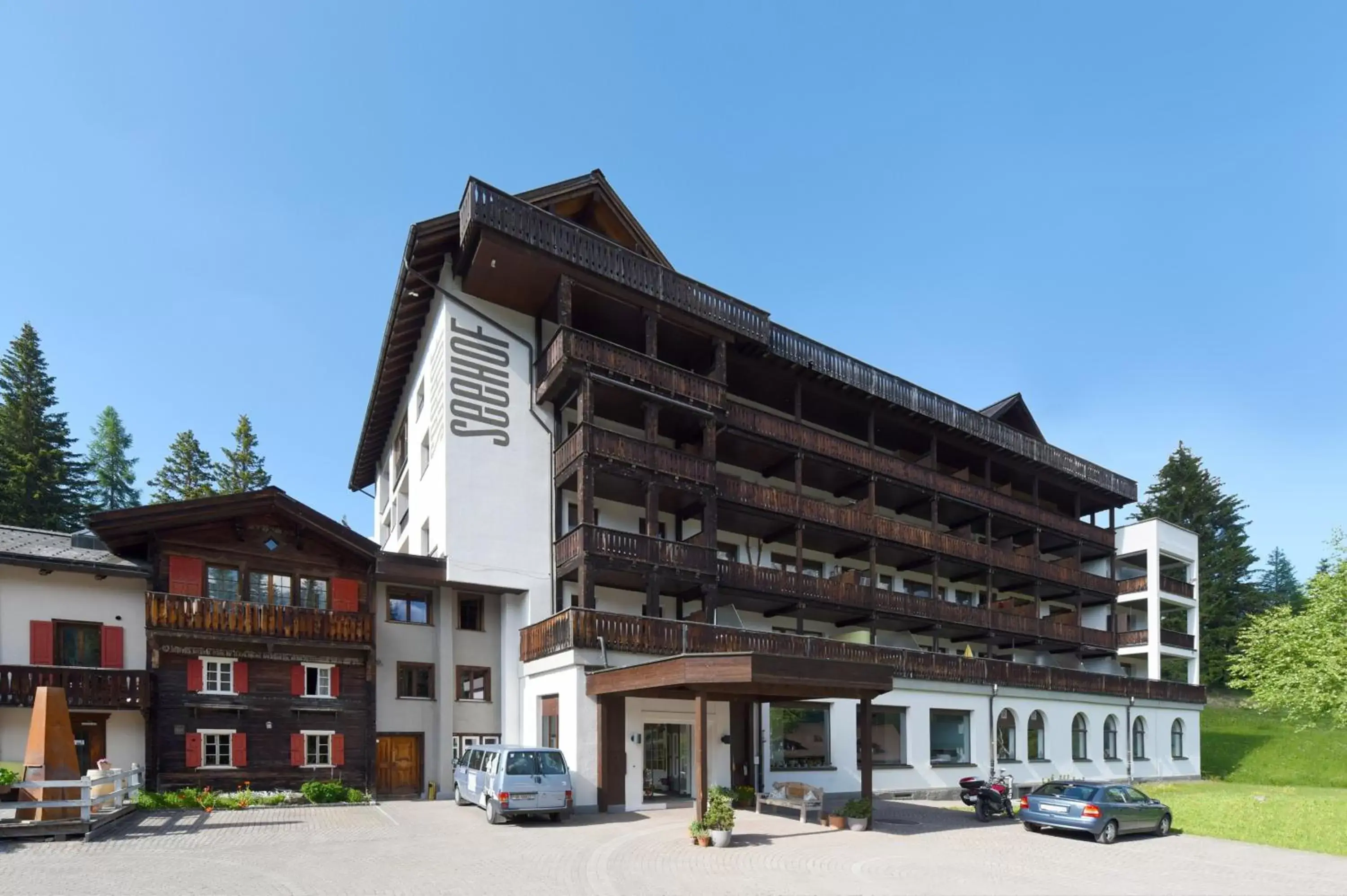 Facade/entrance, Property Building in Hotel Seehof-Arosa