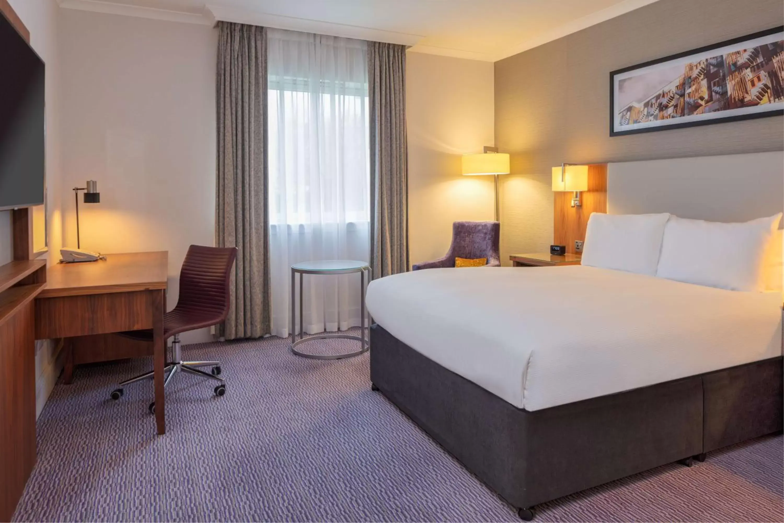 Bed in DoubleTree by Hilton Edinburgh Airport