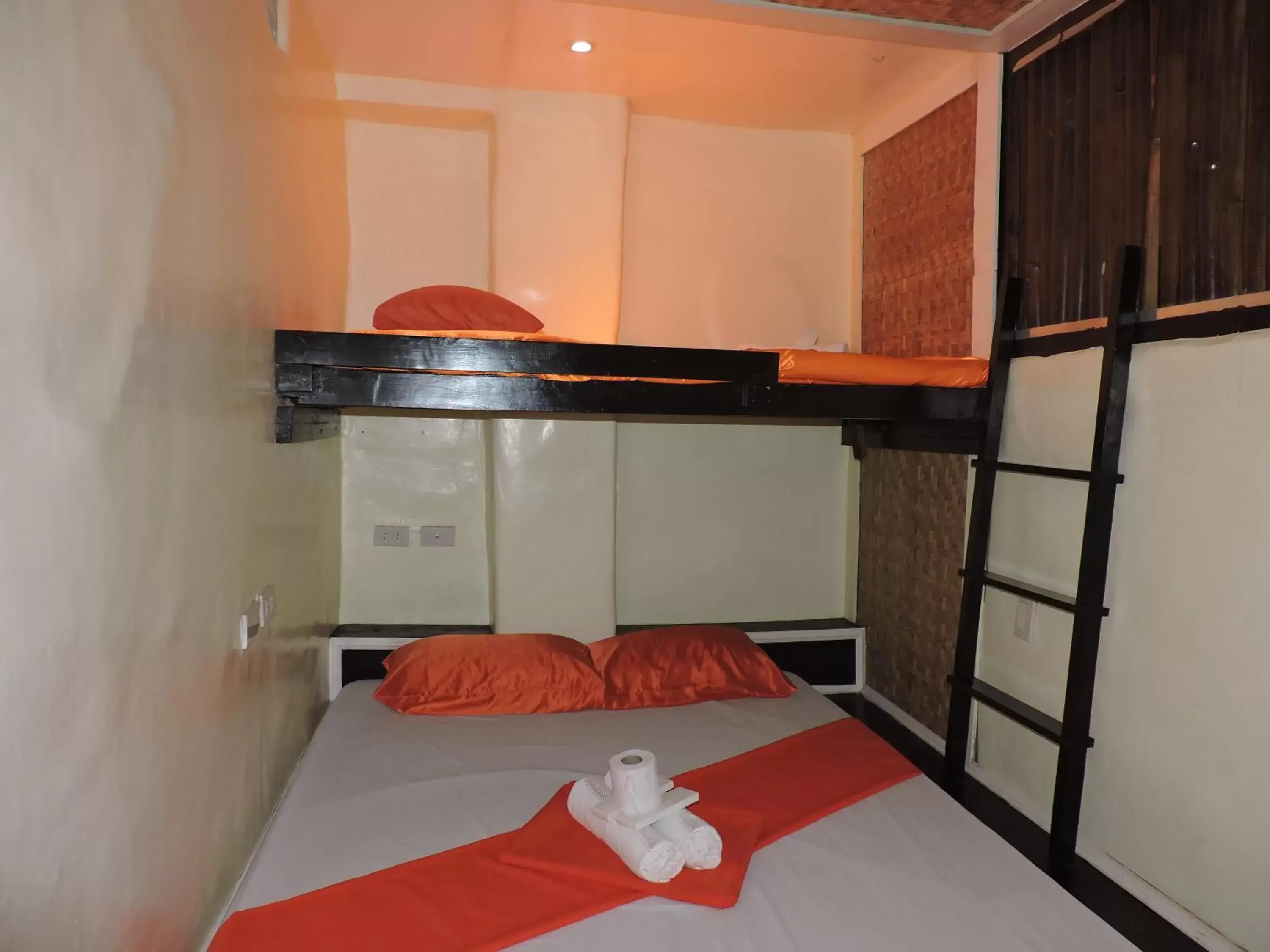 Bunk Bed in Orange Mangrove Pension House