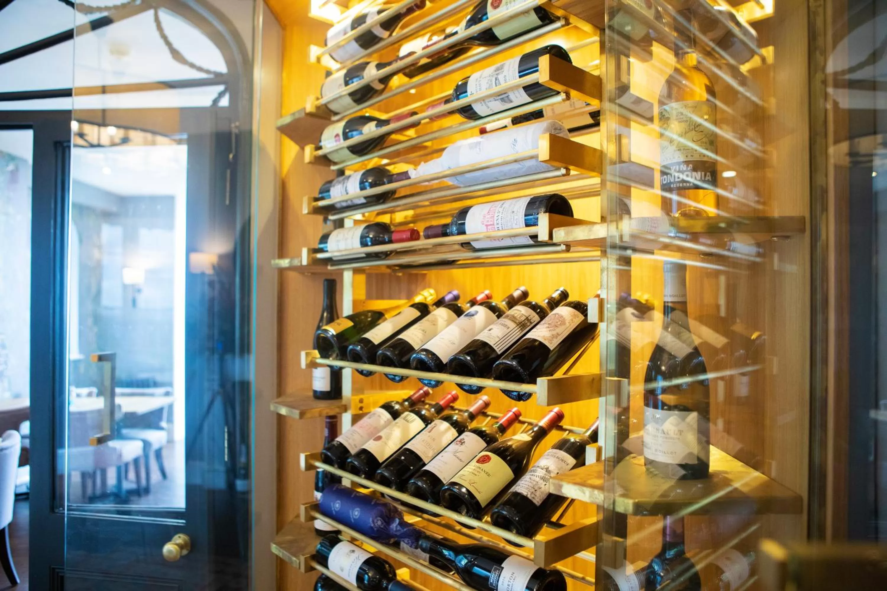 Alcoholic drinks in Cottage In The Wood