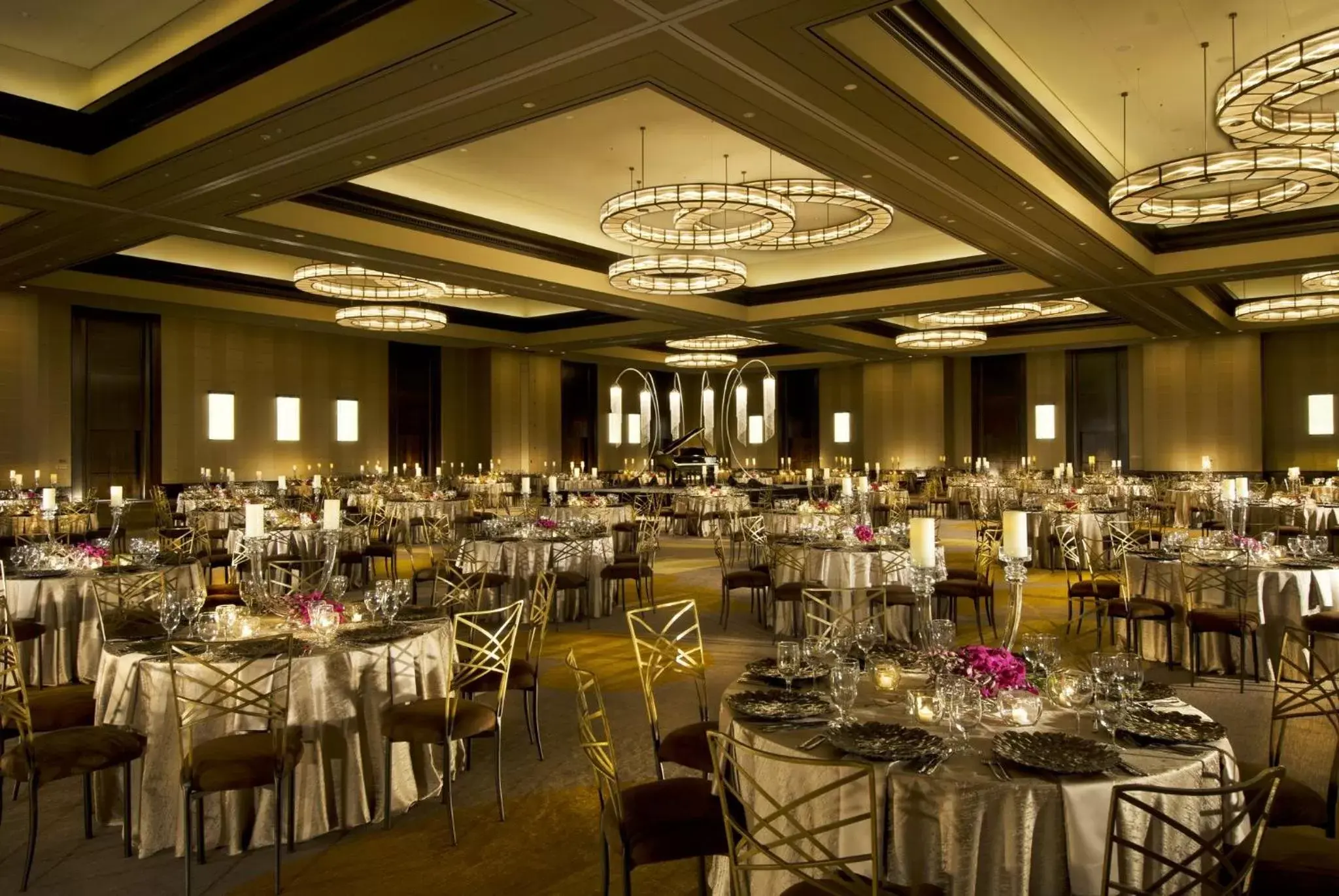 Banquet/Function facilities, Restaurant/Places to Eat in Omni Dallas Hotel