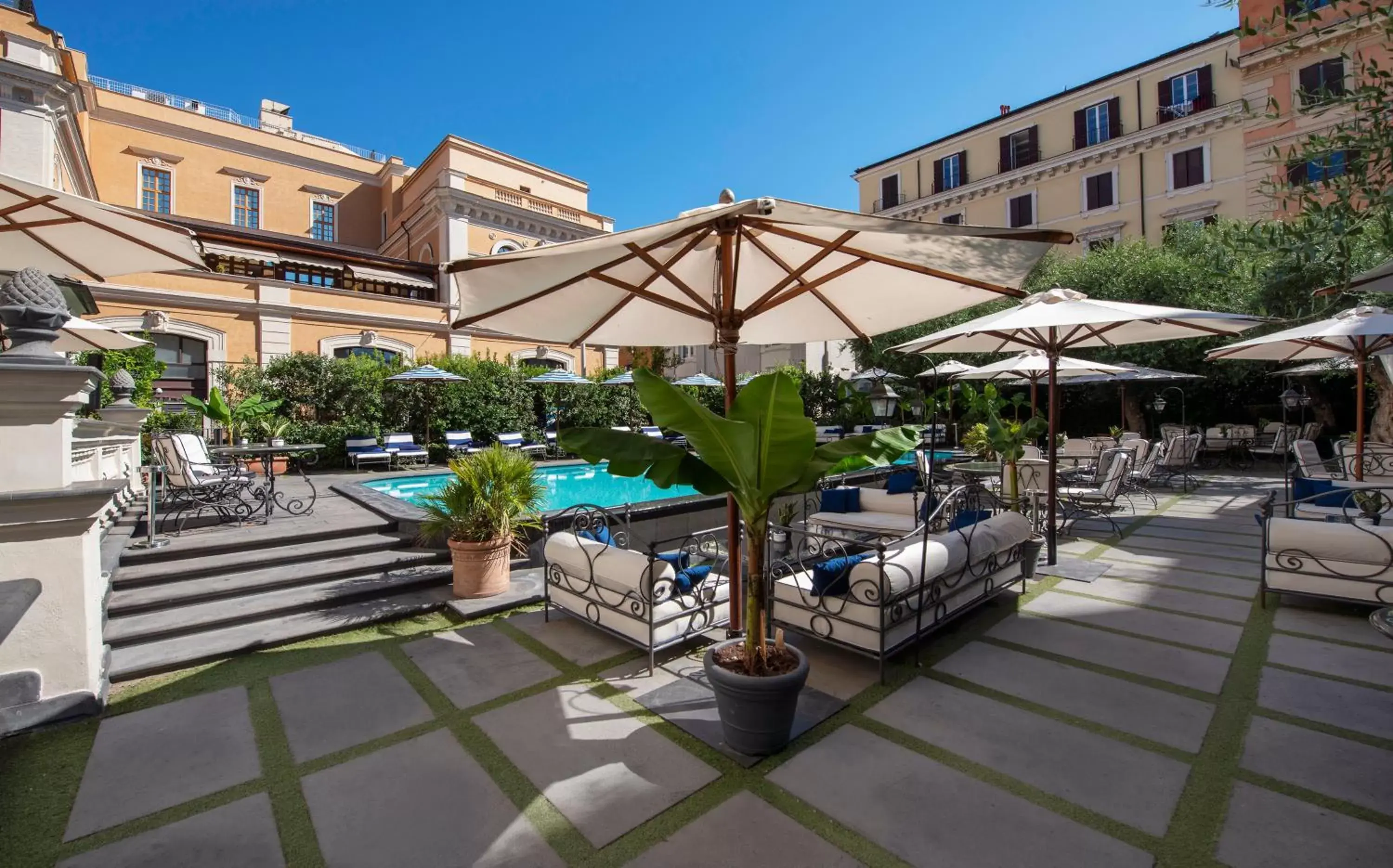 Swimming Pool in Palazzo Dama - Preferred Hotels & Resorts