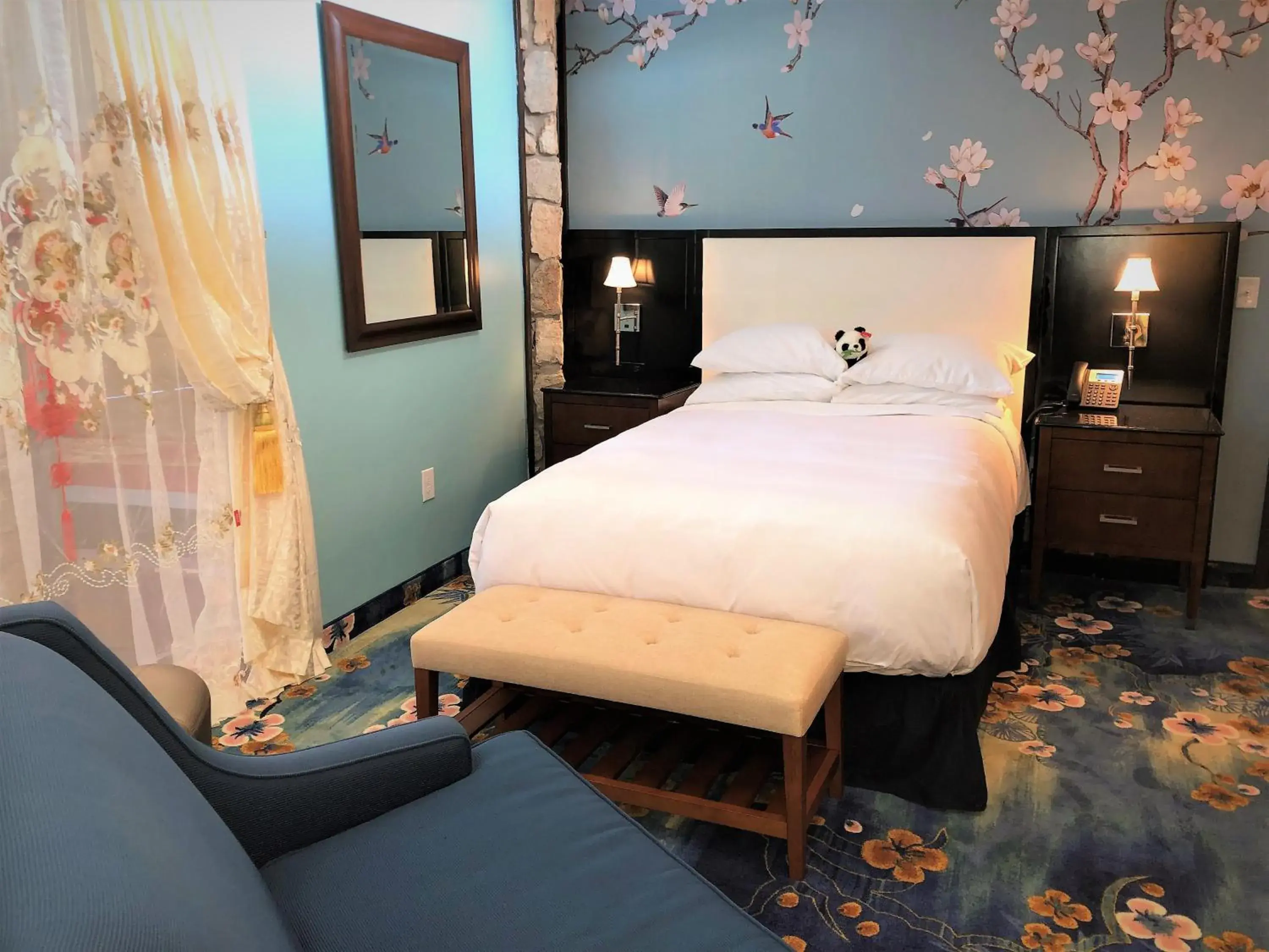 Bedroom, Bed in Wangshi China Palace