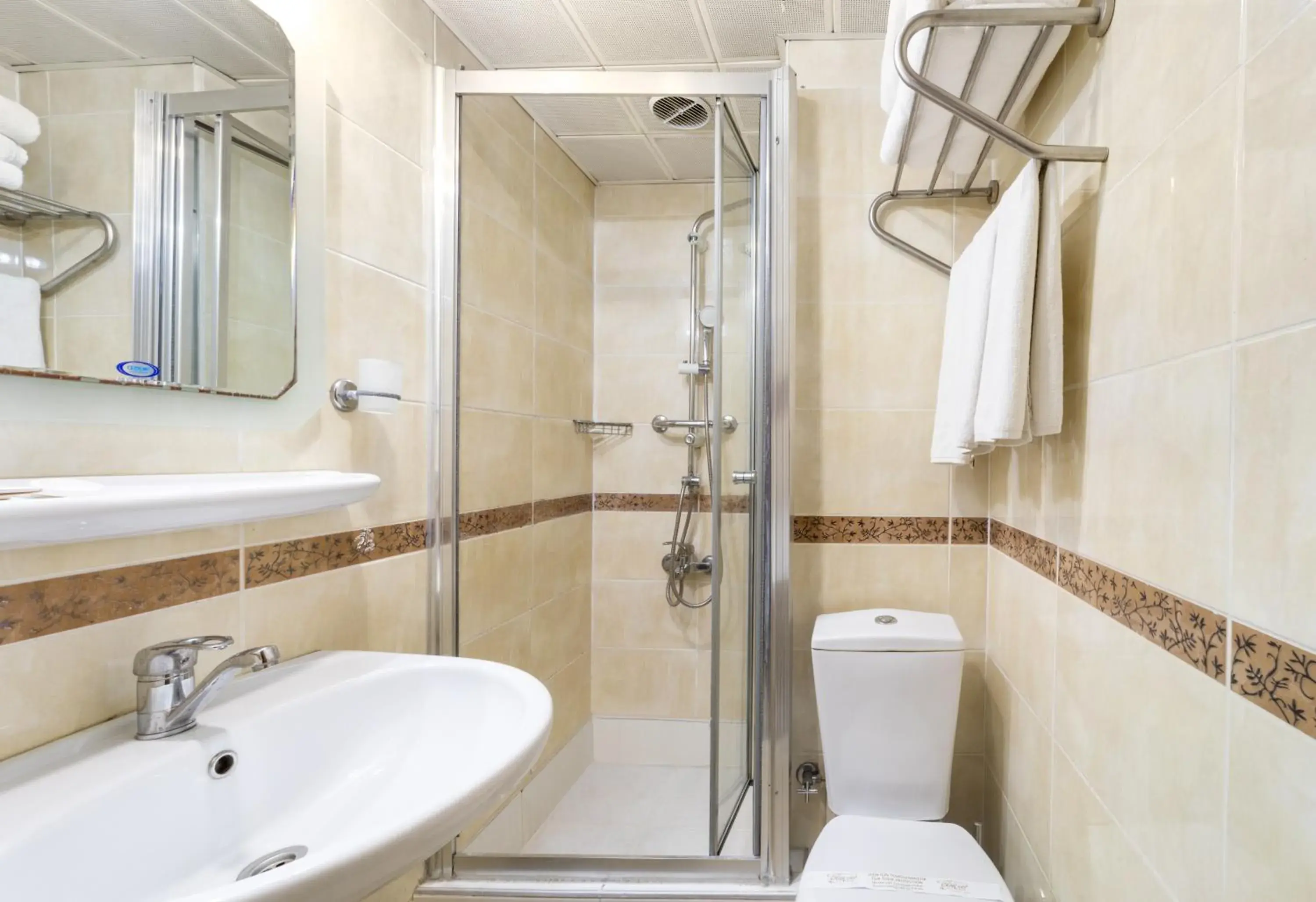 Shower, Bathroom in Elan Hotel Istanbul Pera