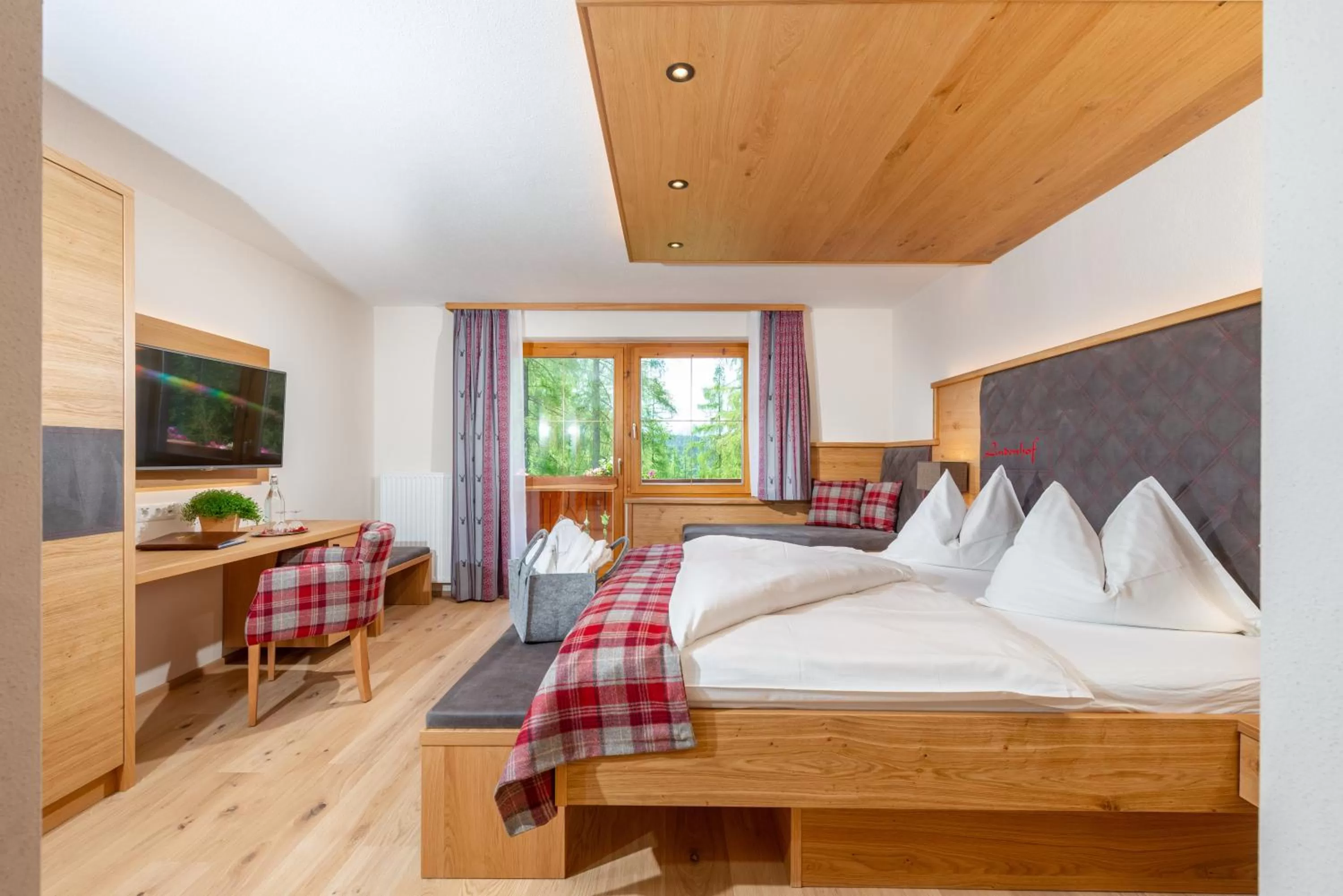 Photo of the whole room, Bed in Hotel Lindenhof