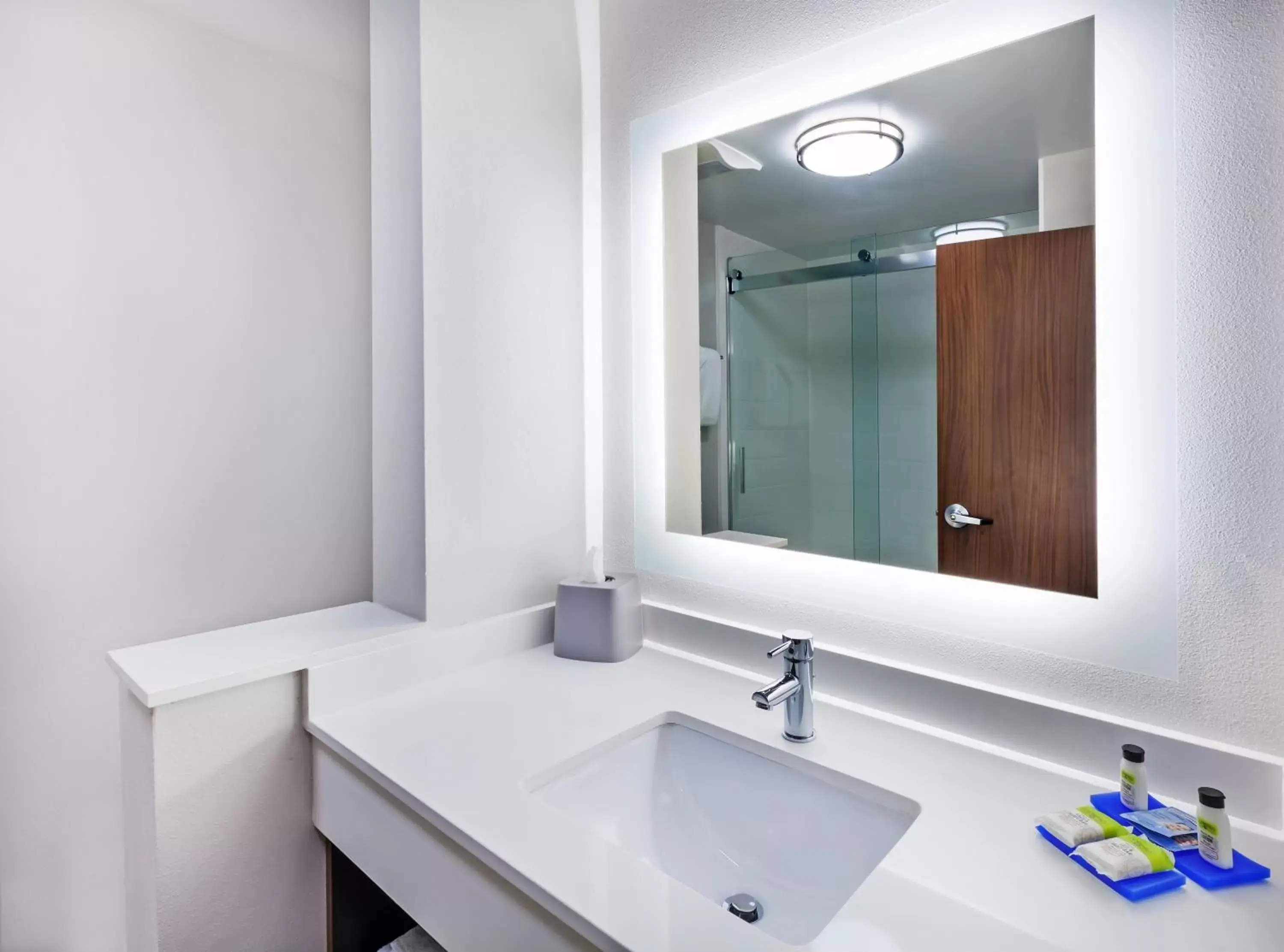 Bathroom in Holiday Inn Express & Suites Tulsa South - Woodland Hills, an IHG Hotel