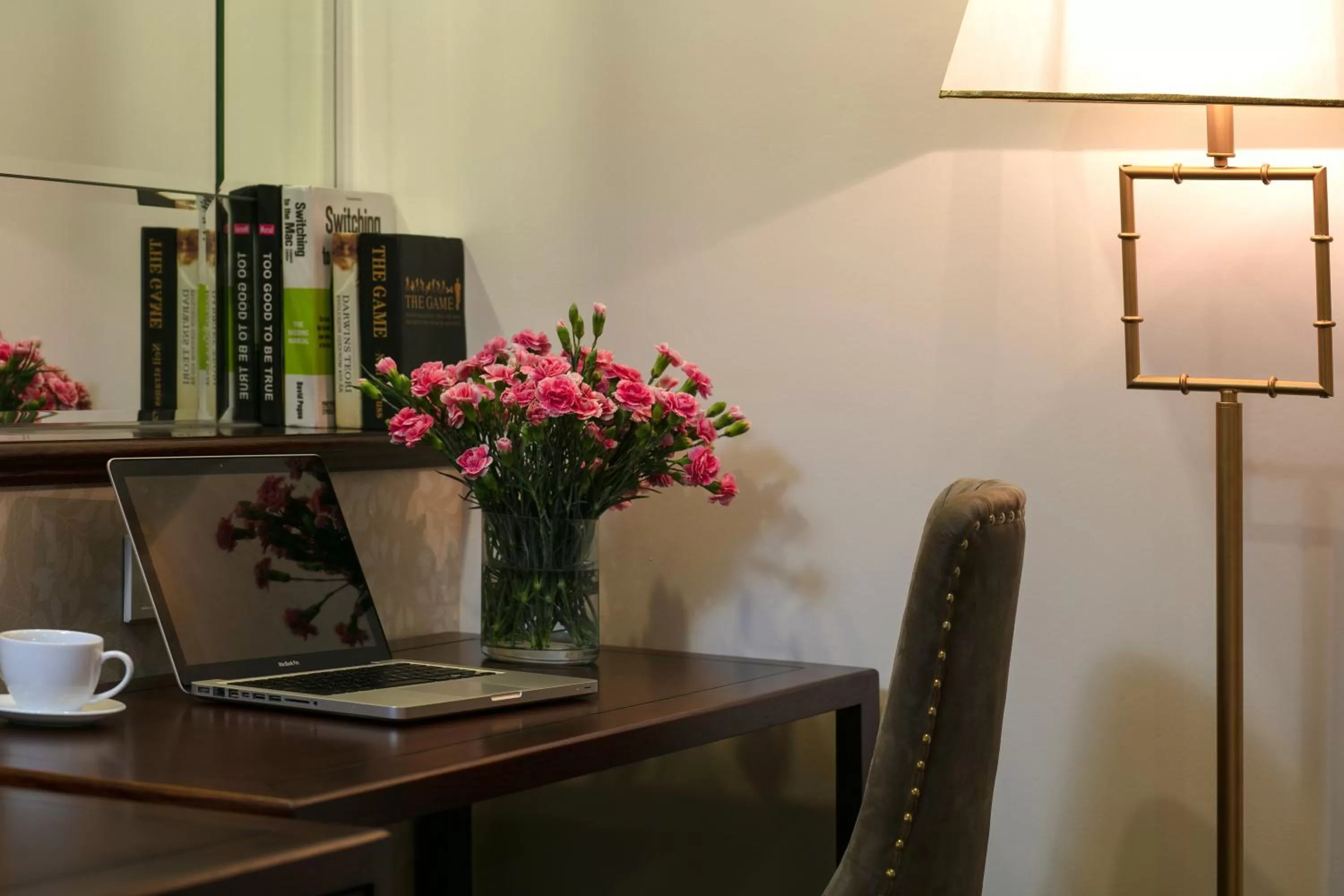 hair dresser in Rex Hanoi Hotel