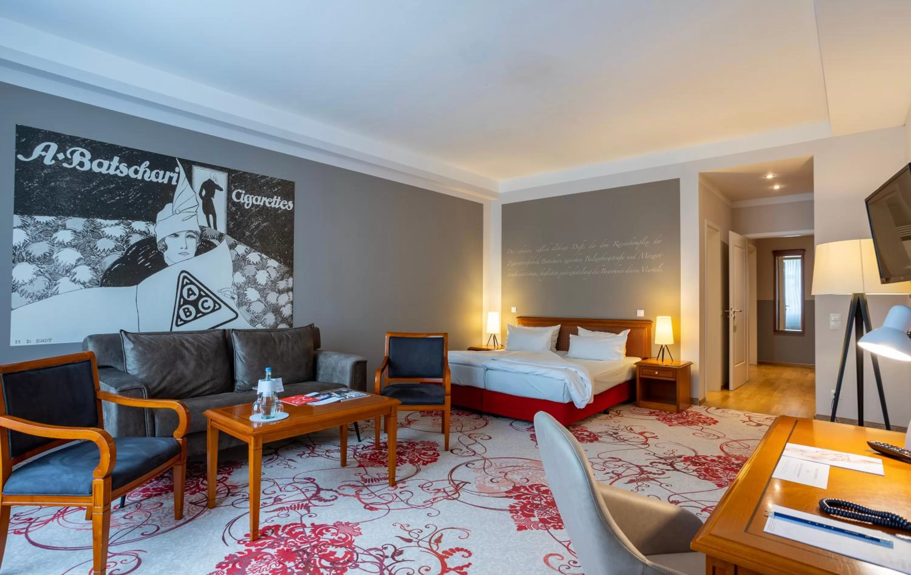 Living room, Bed in Batschari Palais Baden-Baden