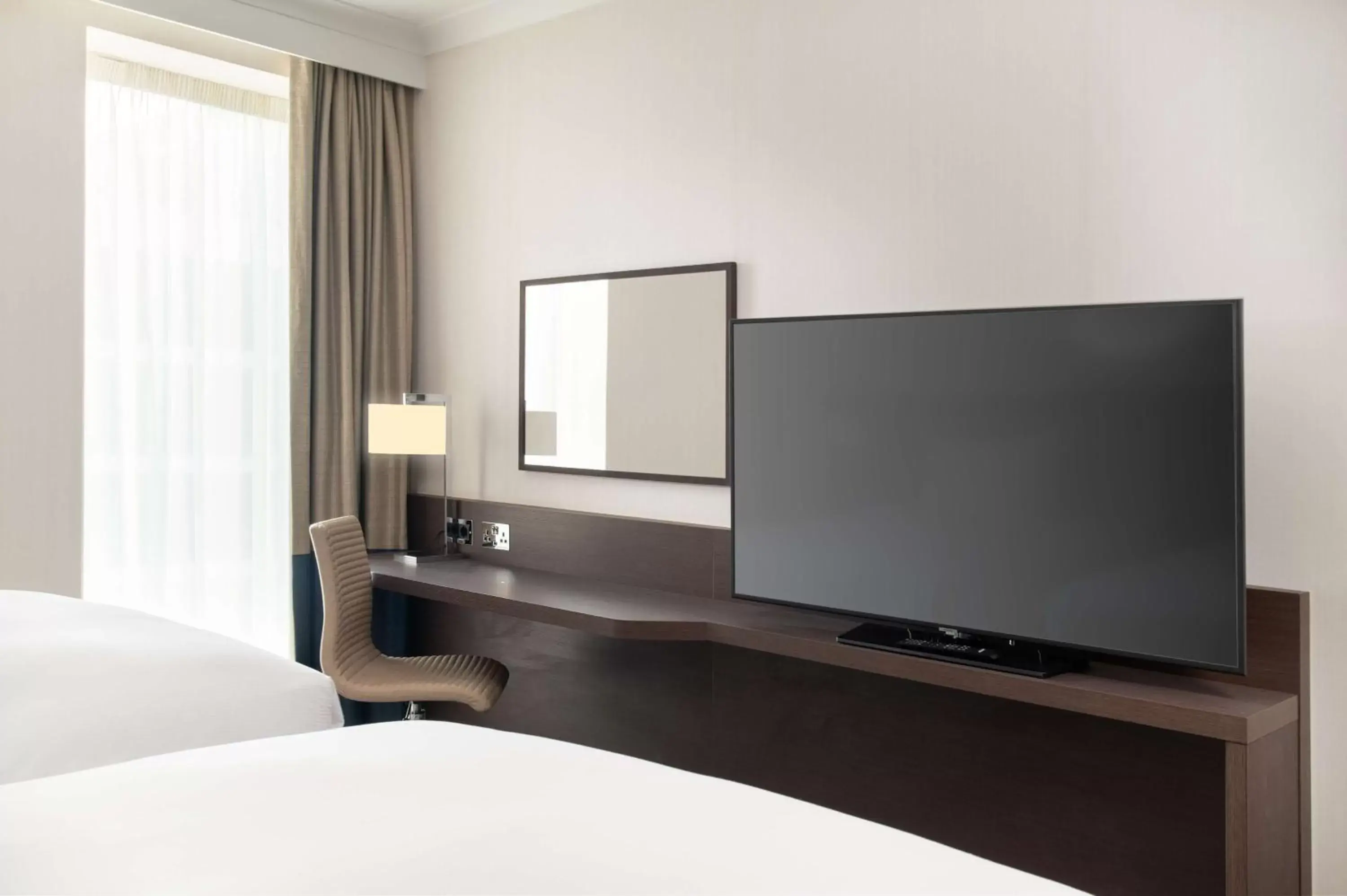 Twin Guest Room in Hilton London Gatwick Airport