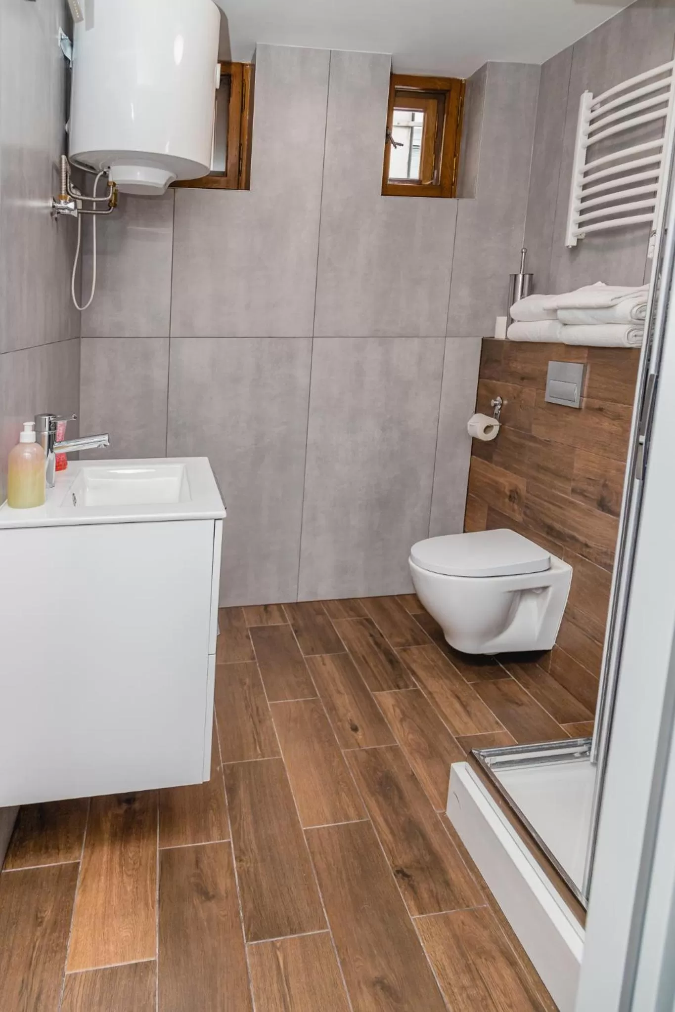 Shower in The Old Townhouse